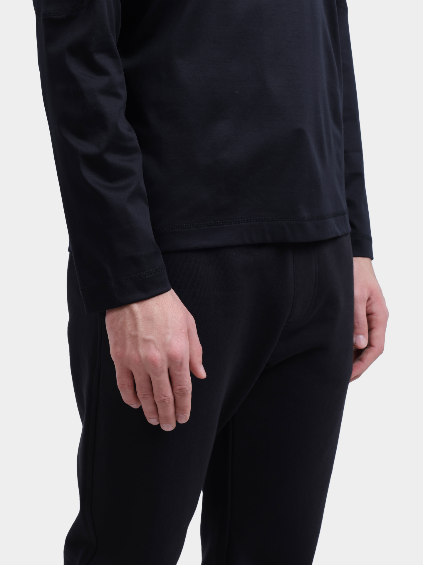 Лонгслив Herno Laminar JG00074UL 52132 9300 черный мужской — купить в интернет-магазине Verdistore