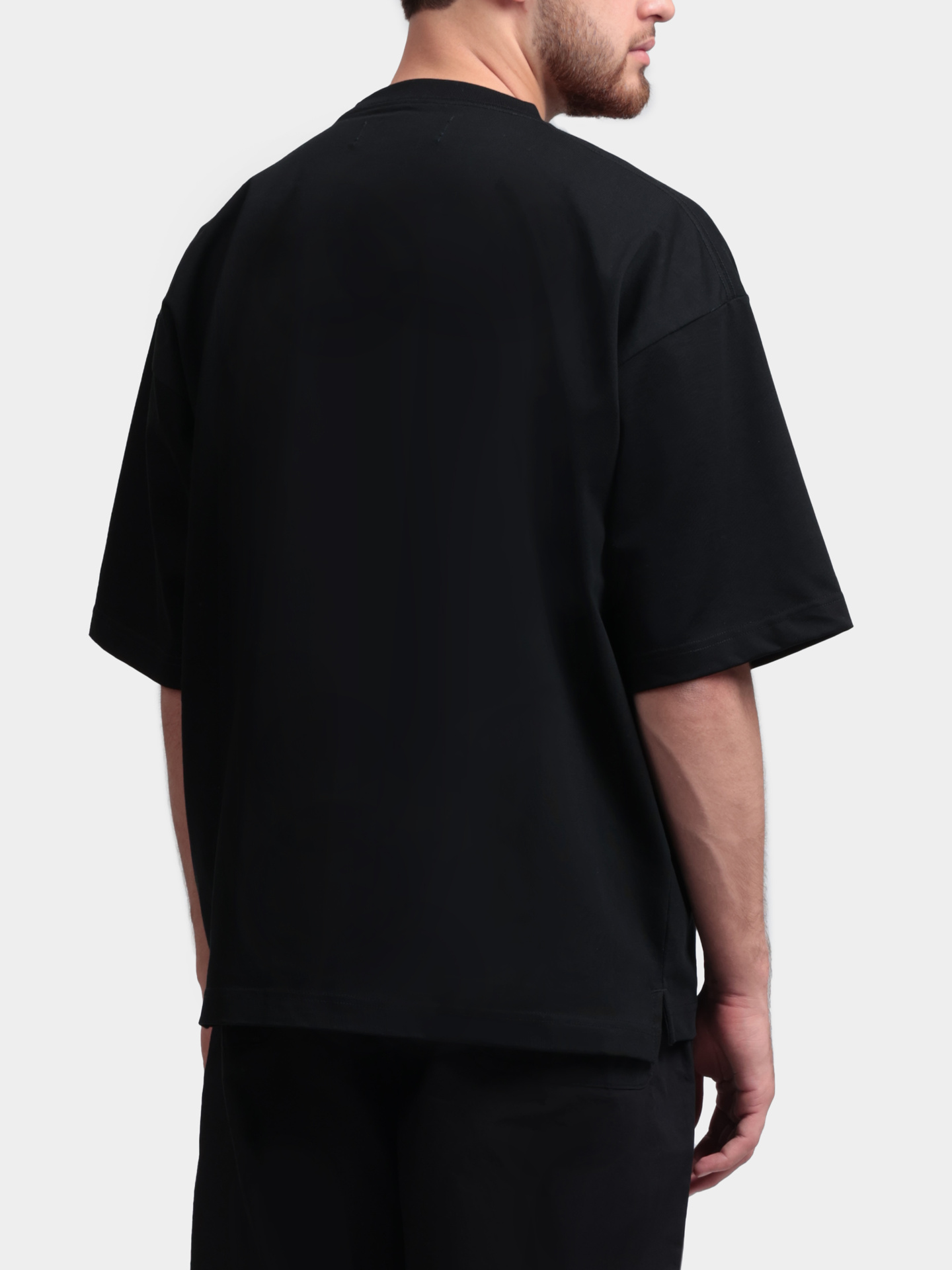 Футболка MAISON MIHARA YASUHIRO I16TS552 BLACK черная мужская с патчем — купить в интернет-магазине Verdistore