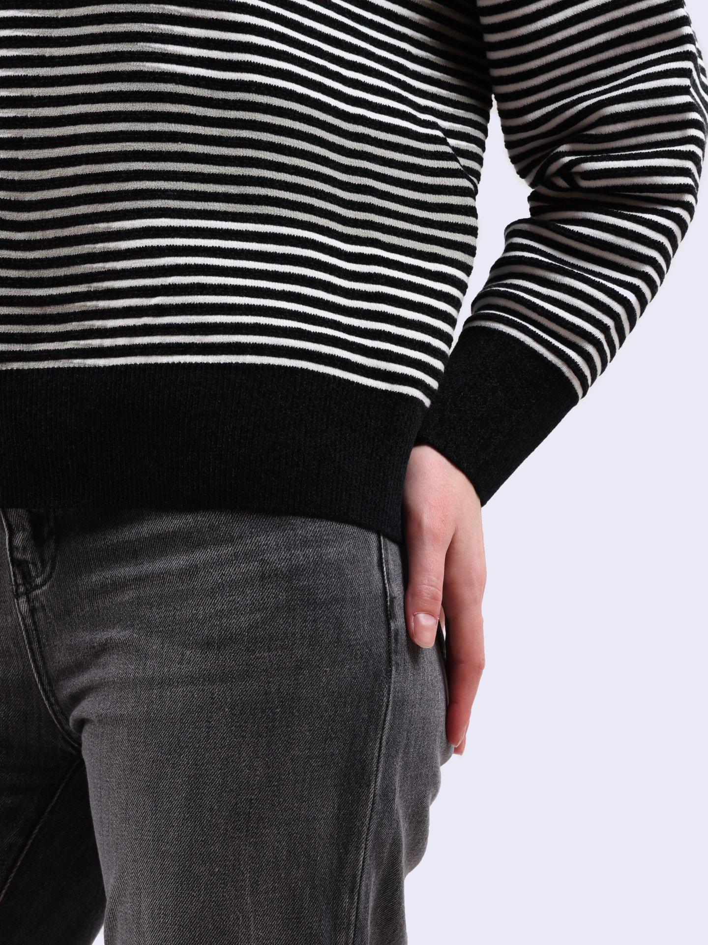 Свитшот Armani Exchange 6DYM1N YM1TZ 21DC полосатый женский — купить в интернет-магазине Verdistore