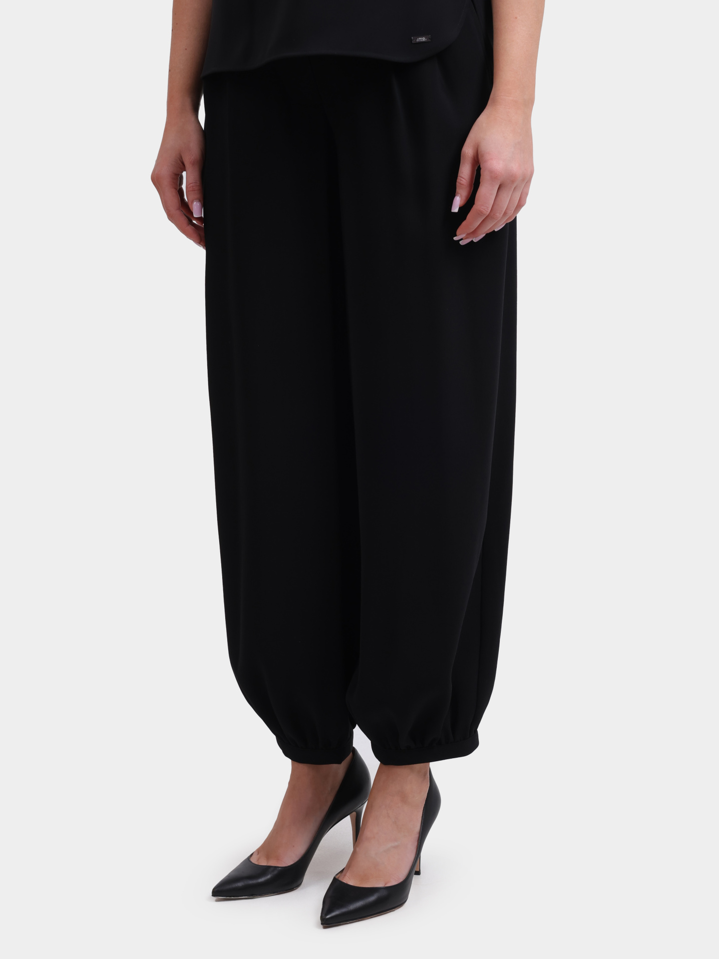 Брюки Armani Exchange XW000725 AF16151 UC001 черные женские — купить в интернет-магазине Verdistore