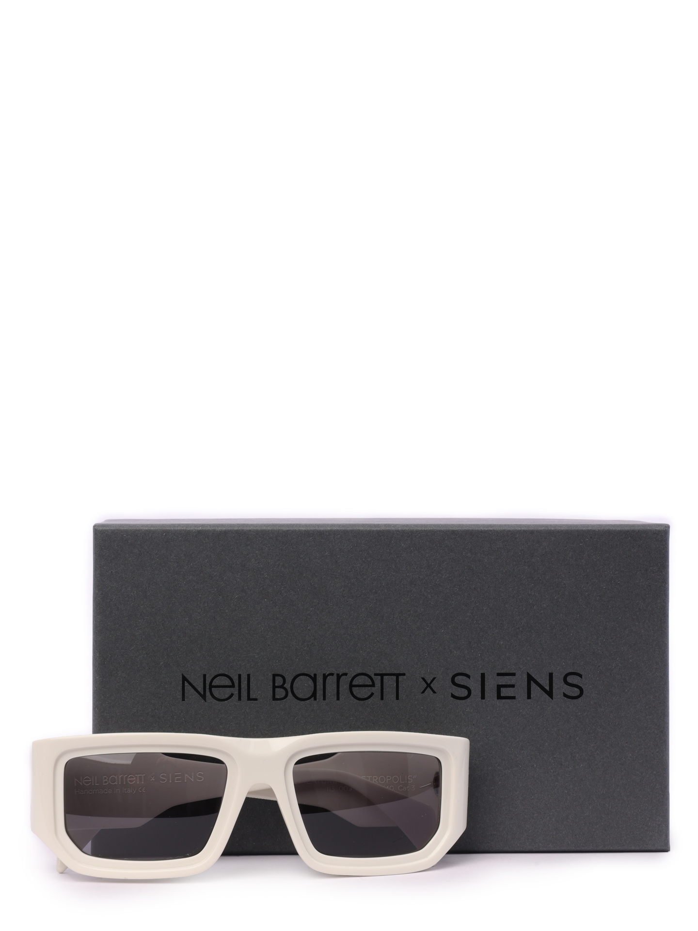 Солнцезащитные очки с широкой белой оправой  — купить в интернет-магазине Verdistore