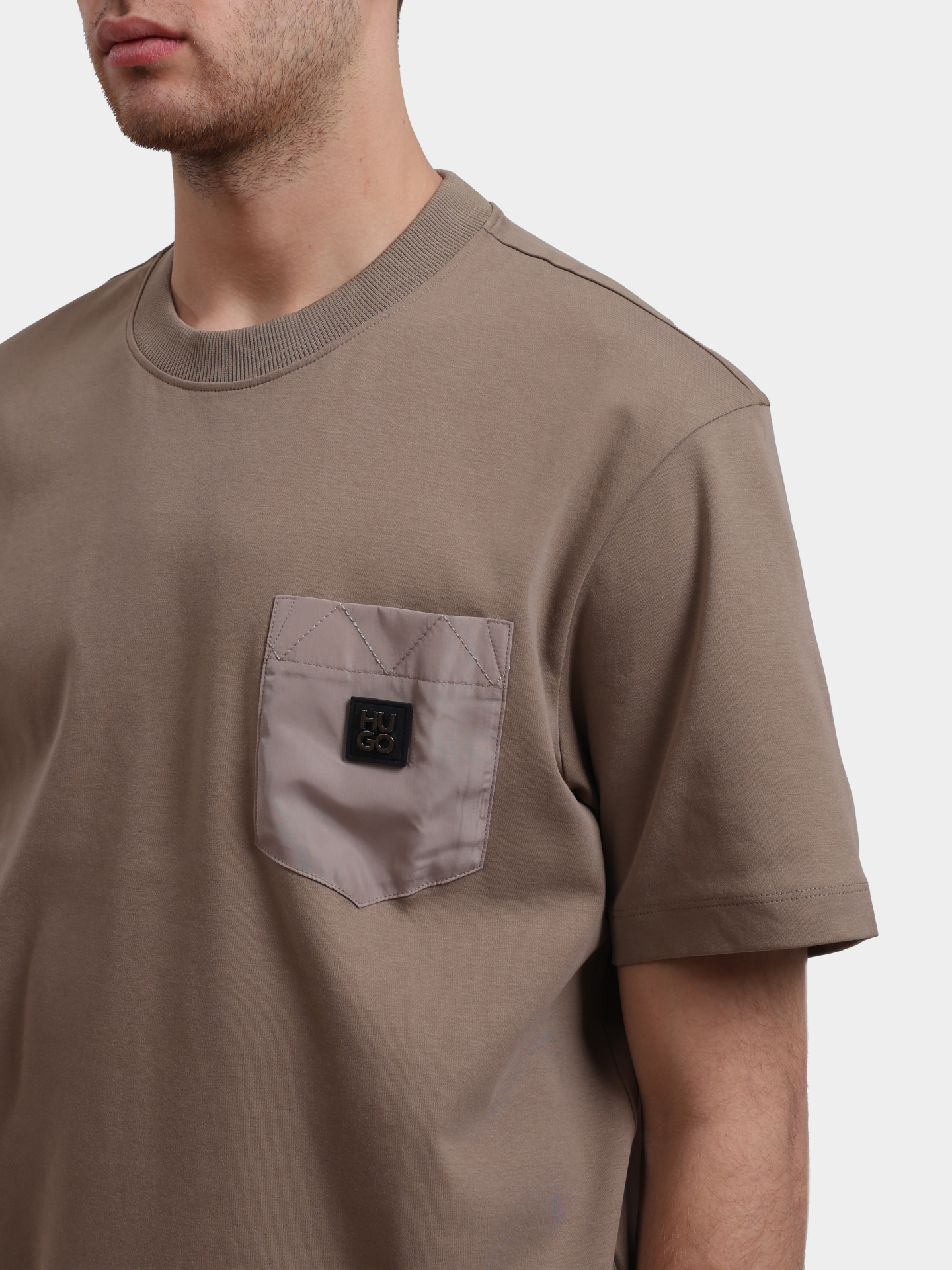 Футболка Hugo Dombiro 10261766 01 мужская с нагрудным карманом — купить в интернет-магазине Verdistore