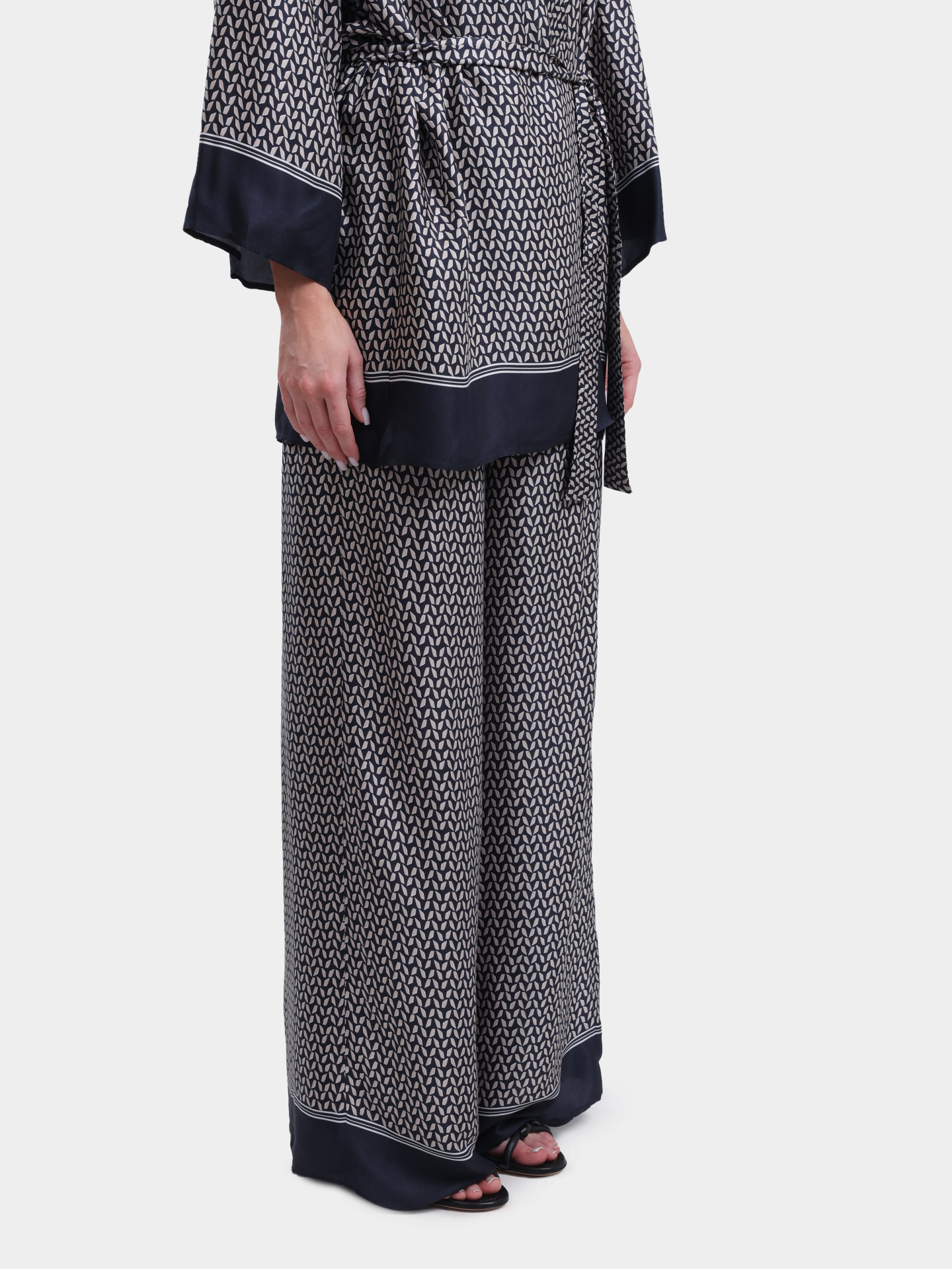 Брюки Peserico P04248 8190 961 женские из вискозы — купить в интернет-магазине Verdistore