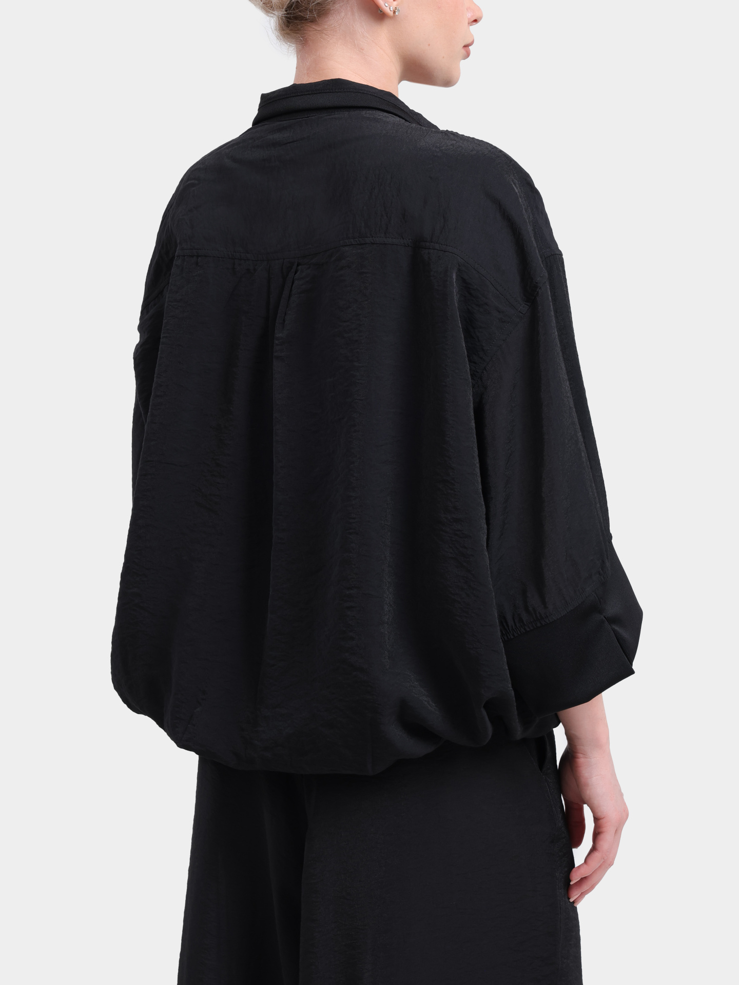Мастерка Y-3 KH0425 BLACK черная женская с накладными карманами — купить в интернет-магазине Verdistore