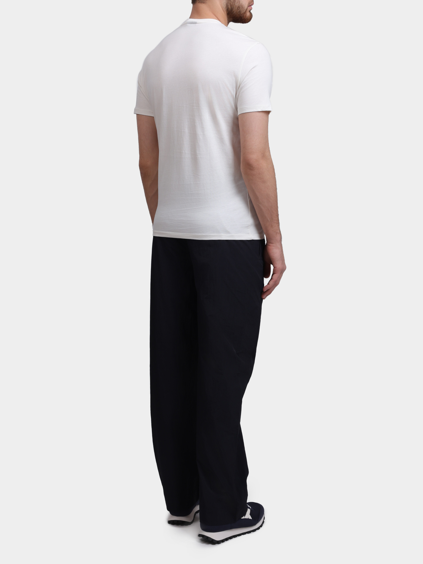 Футболка Armani Exchange XM002472 AF10356 U1074 белая мужская — купить в интернет-магазине Verdistore