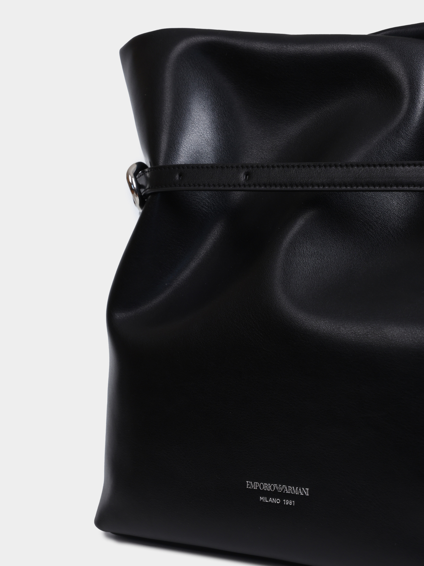 Сумка Emporio Armani EW004751 AF13383 UC001 кожаная женская — купить в интернет-магазине Verdistore