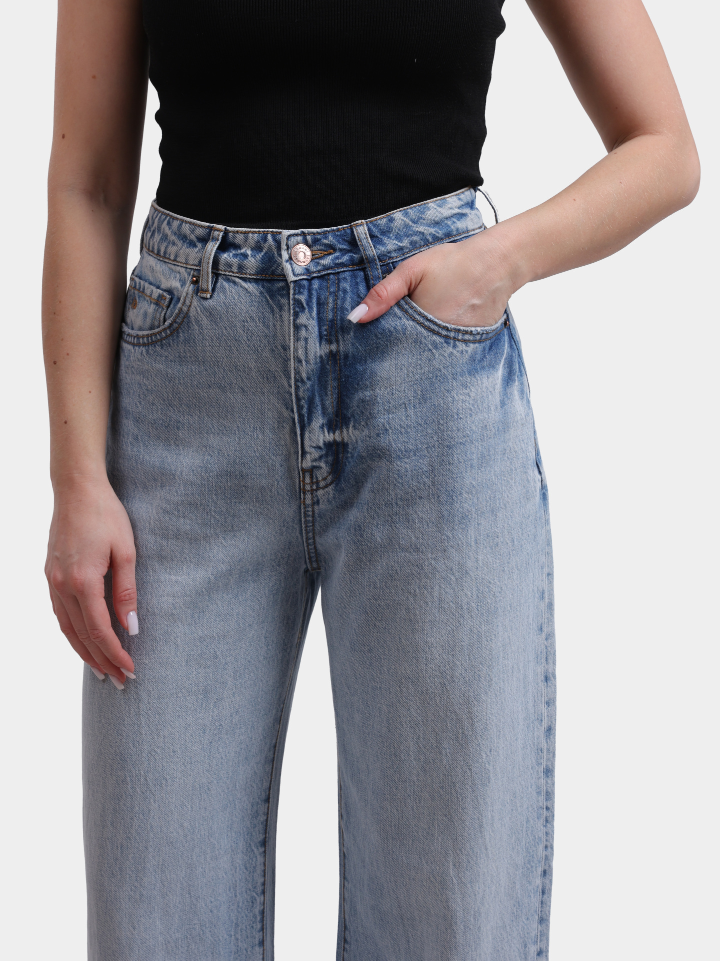 Джинсы Armani Exchange XW000100 AF12860 MB001 голубые женские — купить в интернет-магазине Verdistore