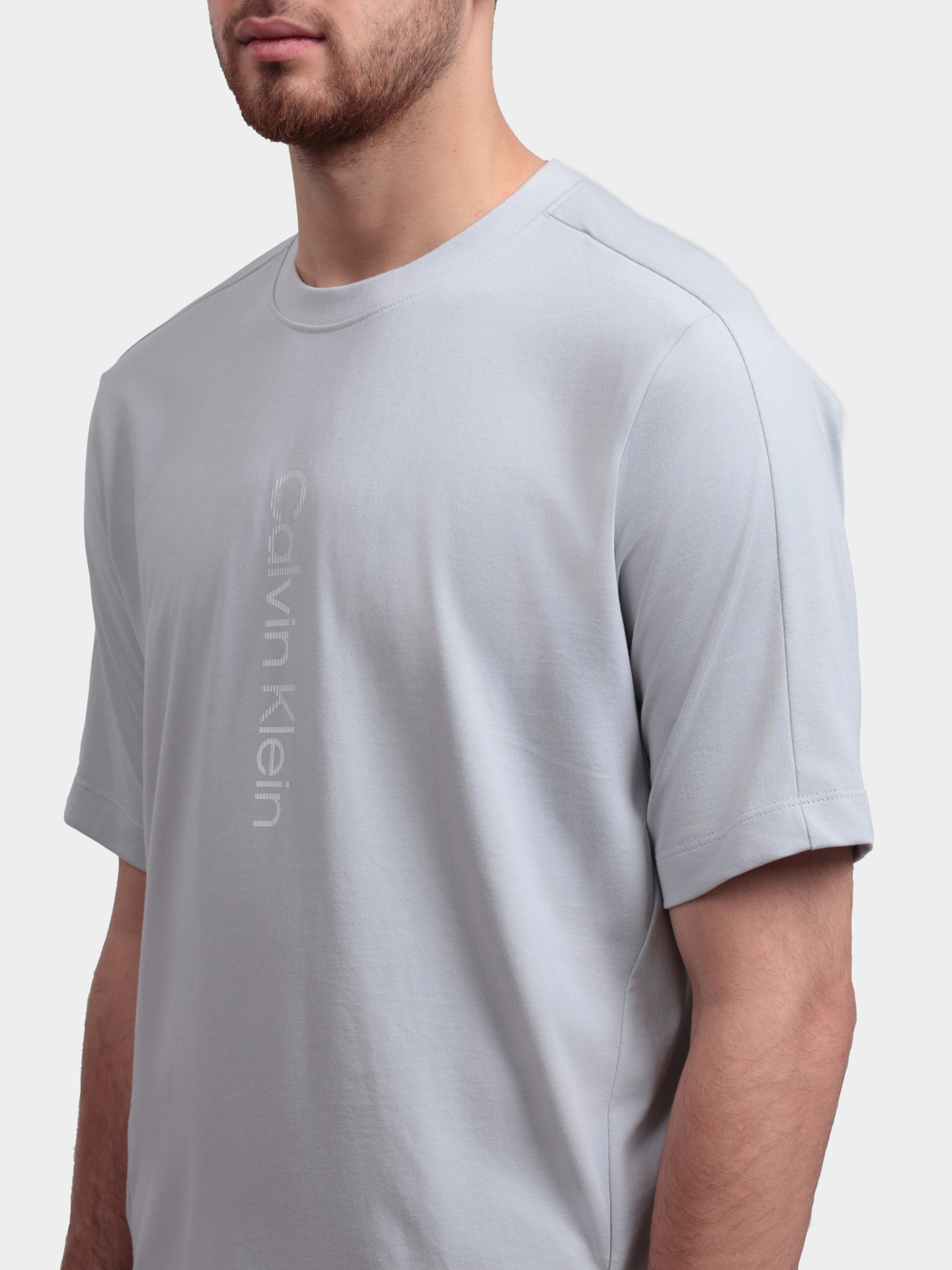 Футболка Calvin Klein LVGMS6K101 PCU серая мужская — купить в интернет-магазине Verdistore
