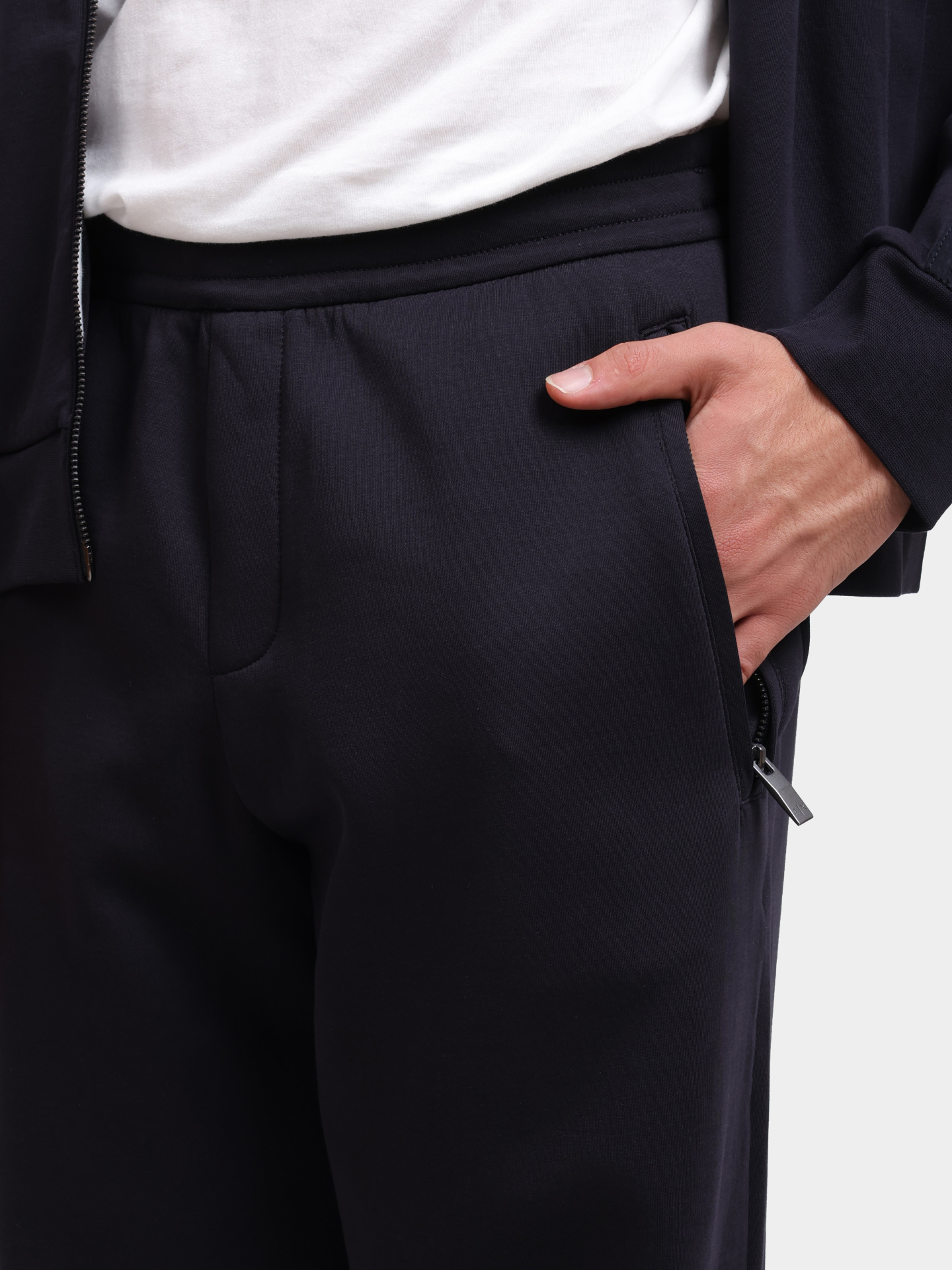 Брюки спортивные Armani Exchange XM000461 AF10818 темно-синие мужские — купить в интернет-магазине Verdistore