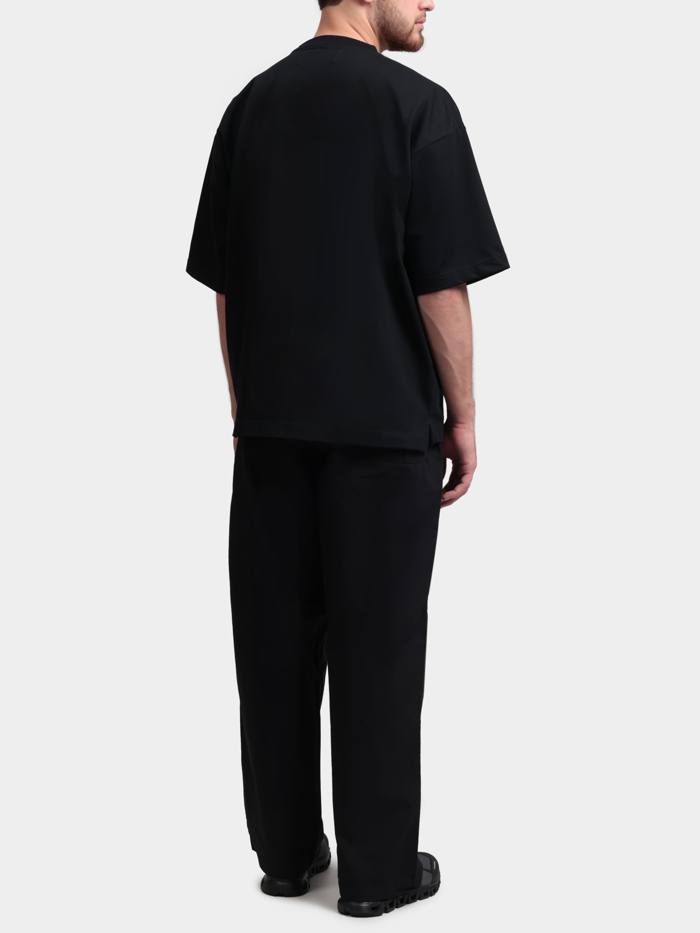 Брюки MAISON MIHARA YASUHIRO I13PT032 BLACK черные мужские с патчем  — купить в интернет-магазине Verdistore