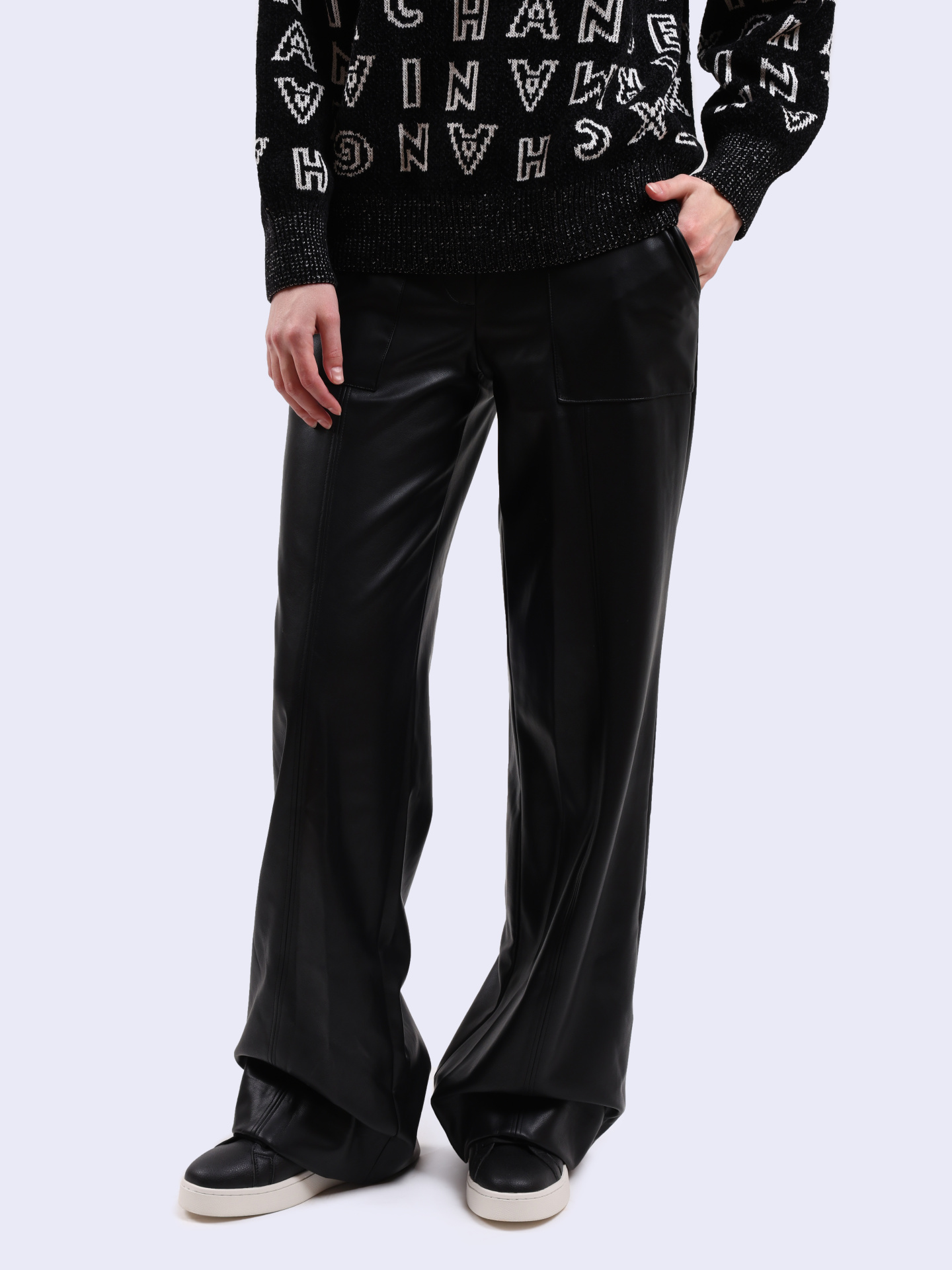 Брюки Armani Exchange 6DYP23 YNNNZ 1200 черные женские из эко-кожи — купить в интернет-магазине Verdistore