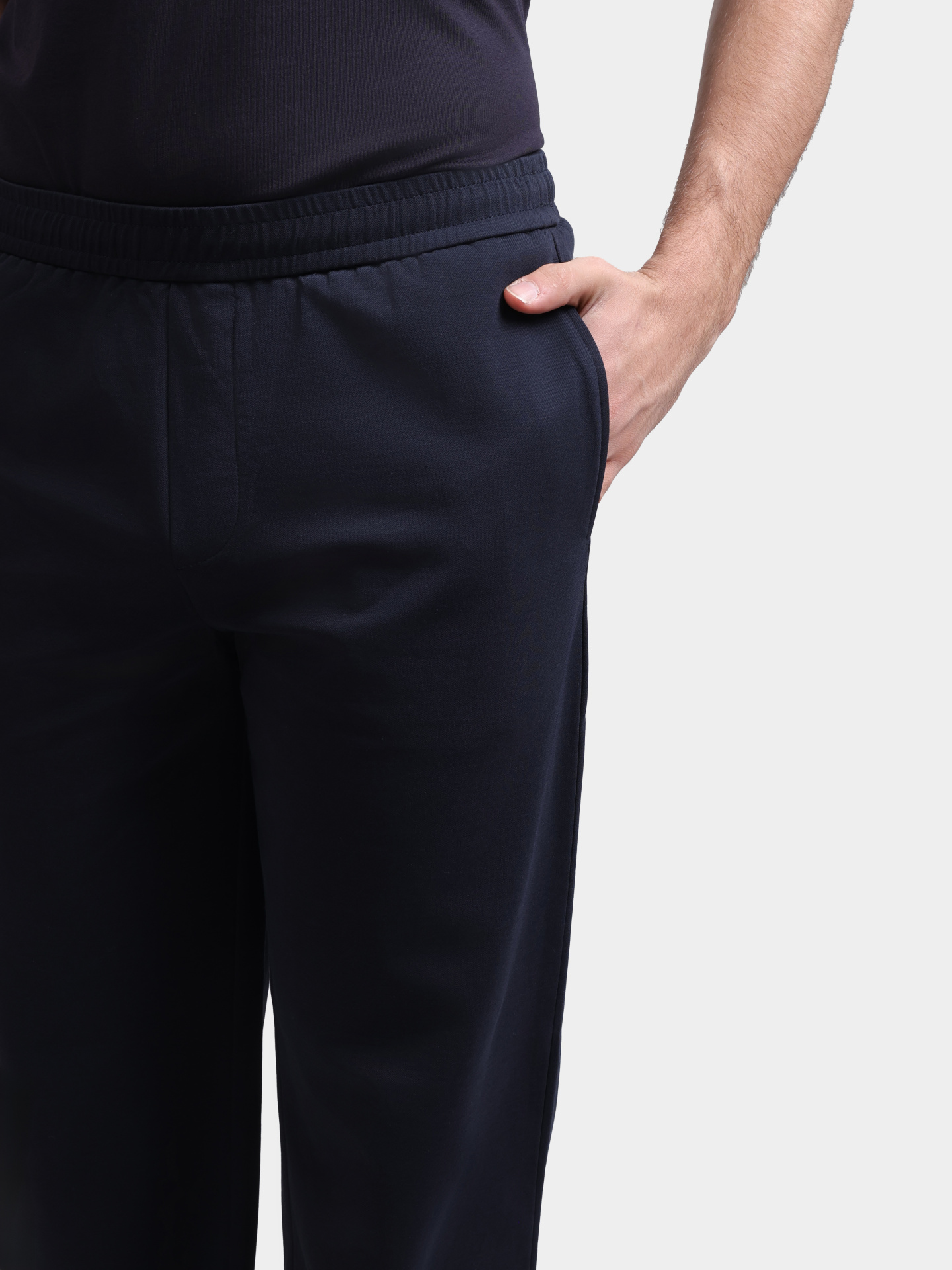 Джоггеры Armani Exchange XM002406 AF24579 UB101 темно-синие мужские — купить в интернет-магазине Verdistore