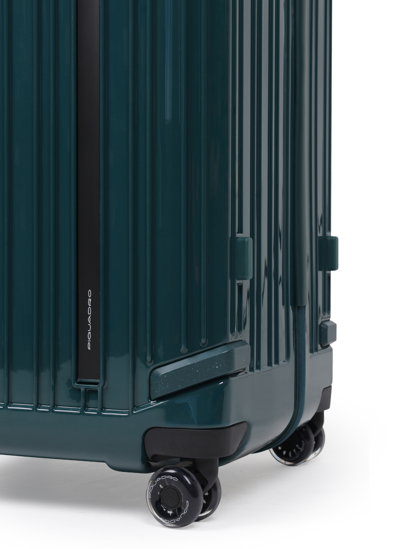 Чемодан Piquadro BV5213POP/VE зеленый из поликарбоната — купить в интернет-магазине Verdistore