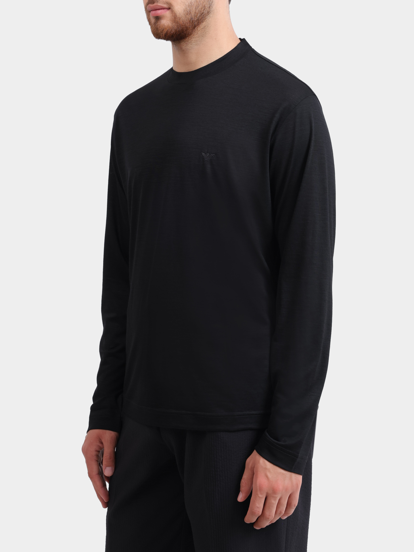 Лонгслив Emporio Armani EM004516 AF22405 UC001 черный мужской из шерсти — купить в интернет-магазине Verdistore