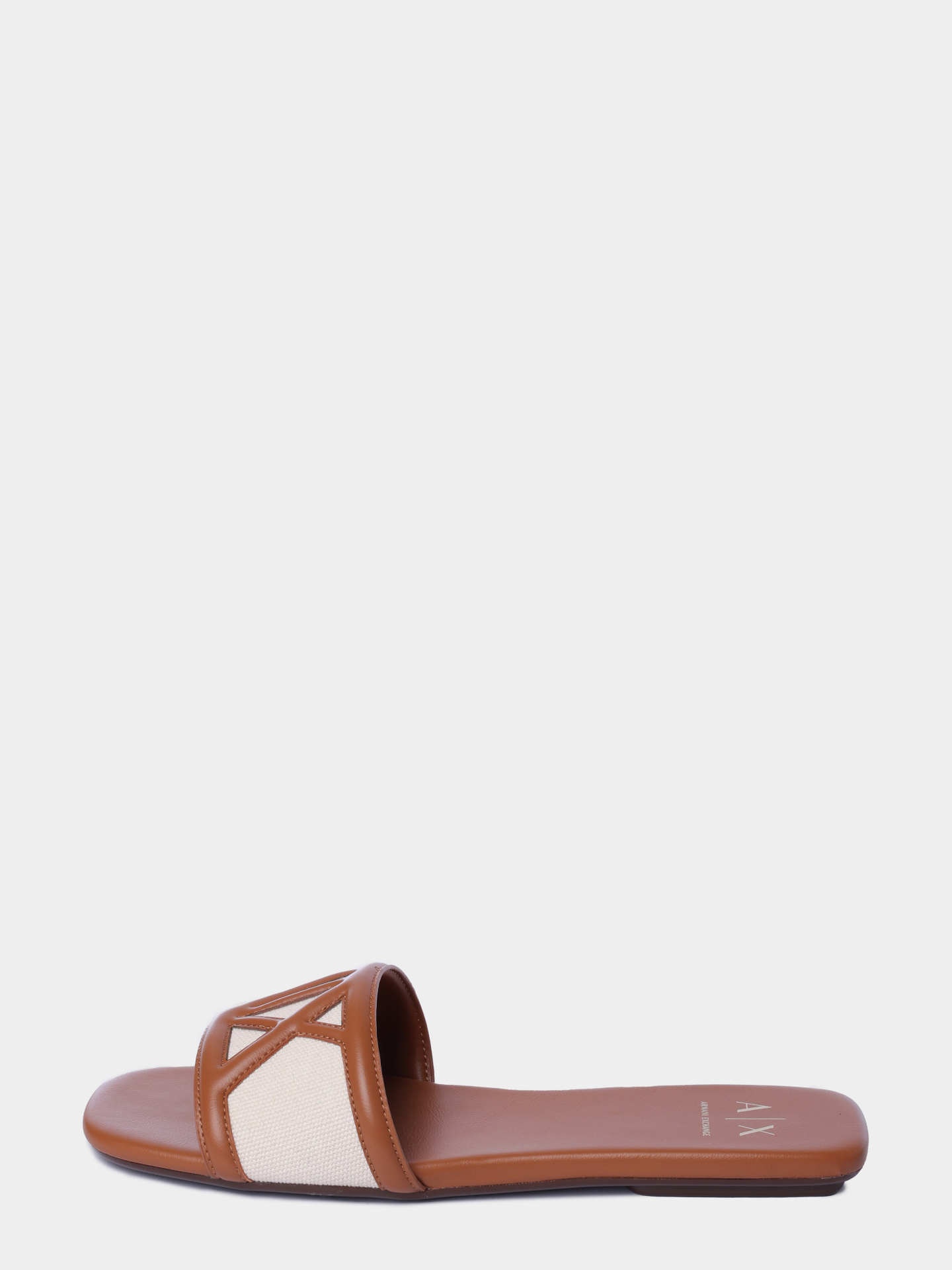 Шлепанцы Armani Exchange XW002568 AF22752 MZ767 комбинированные женские — купить в интернет-магазине Verdistore