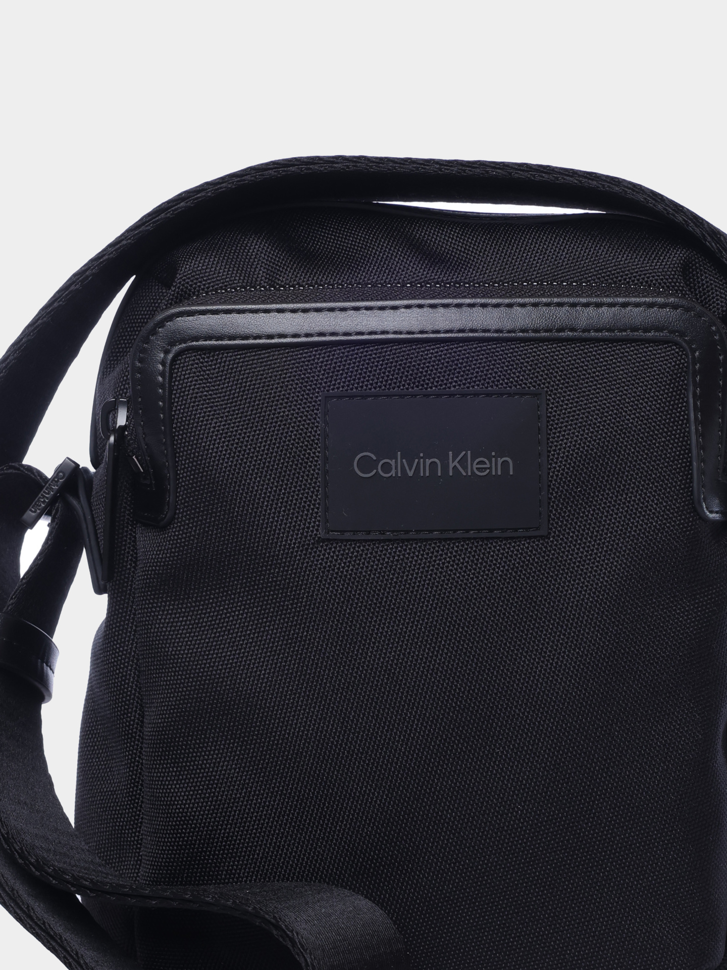 Сумка Calvin Klein K50K511749 текстильная мужская — купить в интернет-магазине Verdistore