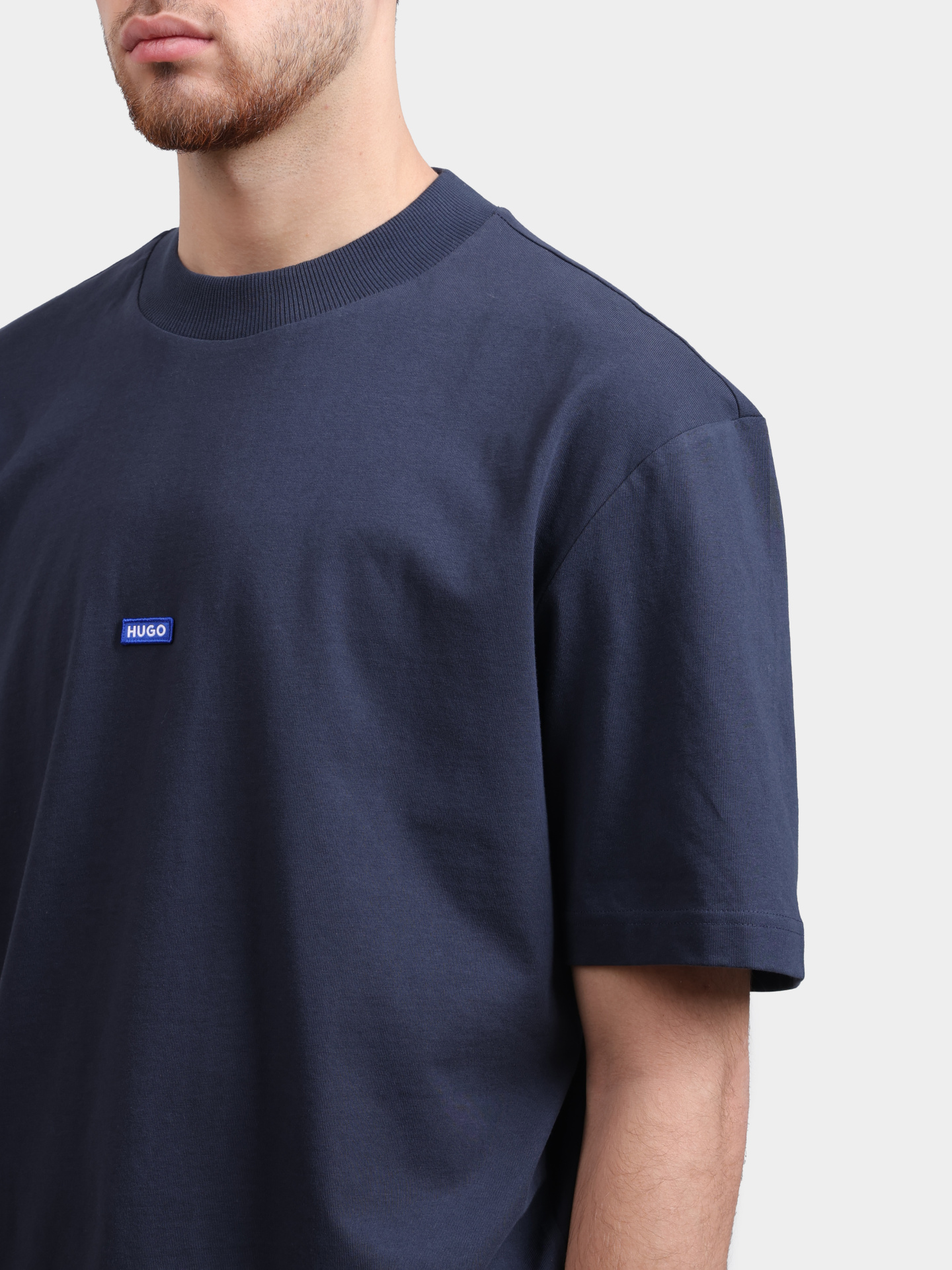 Футболка HUGO BLUE Nieros 10257318 01 50509991 415 мужская хлопковая с патчем-логотипом — купить в интернет-магазине Verdistore