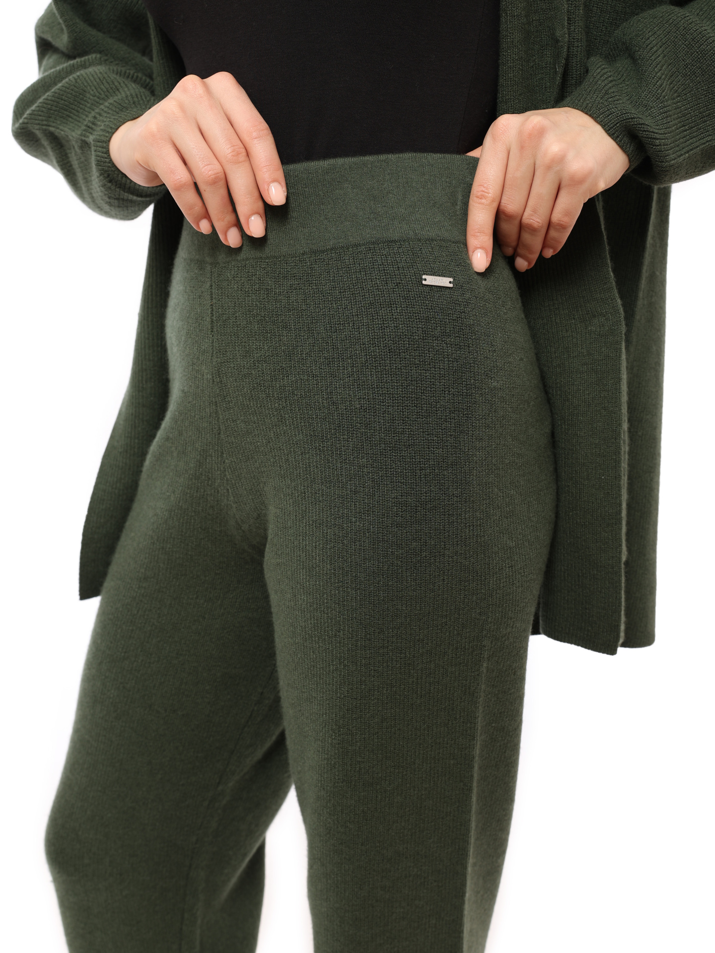 Брюки Armani Exchange 6LYP1Y YMT8Z 1880 хаки женские из шерсти — купить в интернет-магазине Verdistore