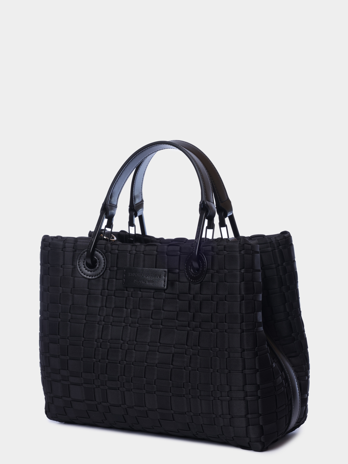 Сумка Emporio Armani EW000361 AF23436 UC001 черная женская с патчем-логотипом  — купить в интернет-магазине Verdistore