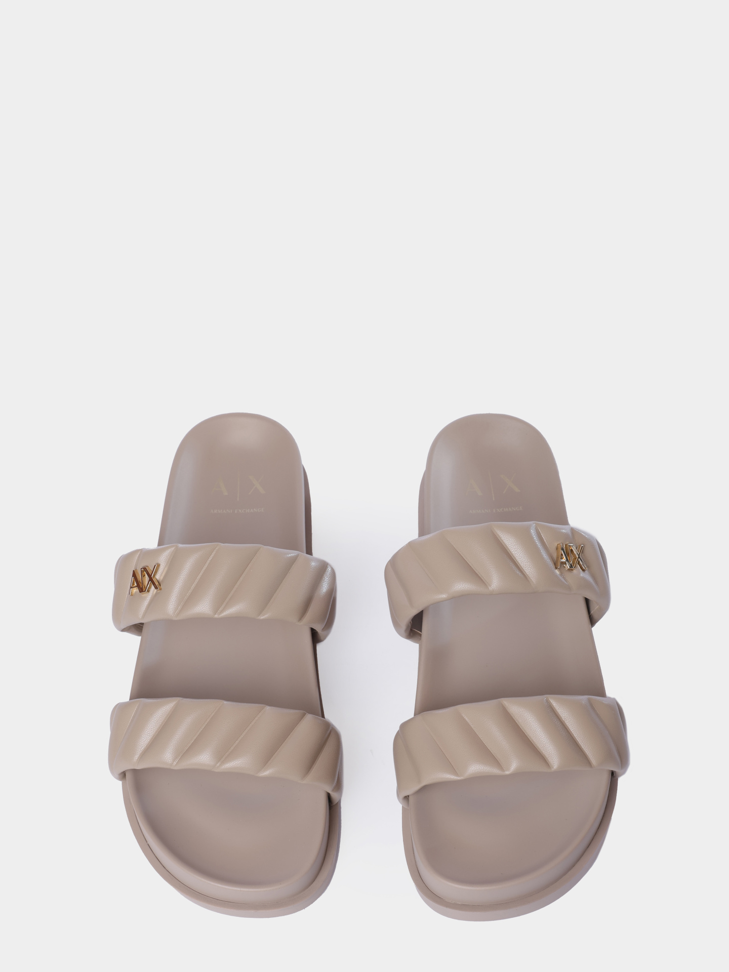 Шлепанцы Armani Exchange XW002574 AF22799 U6223 бежевые женские — купить в интернет-магазине Verdistore