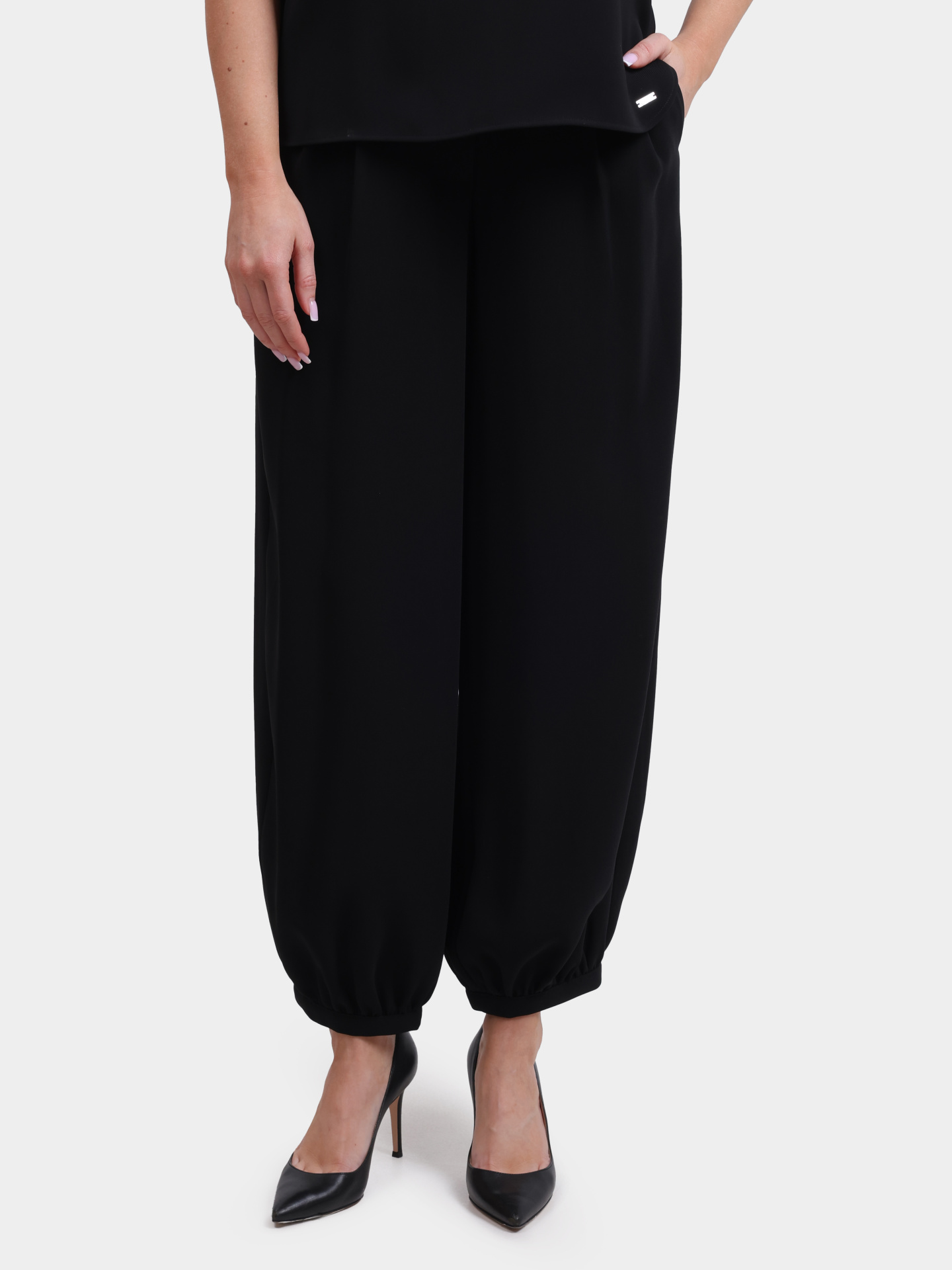 Брюки Armani Exchange XW000725 AF16151 UC001 черные женские — купить в интернет-магазине Verdistore