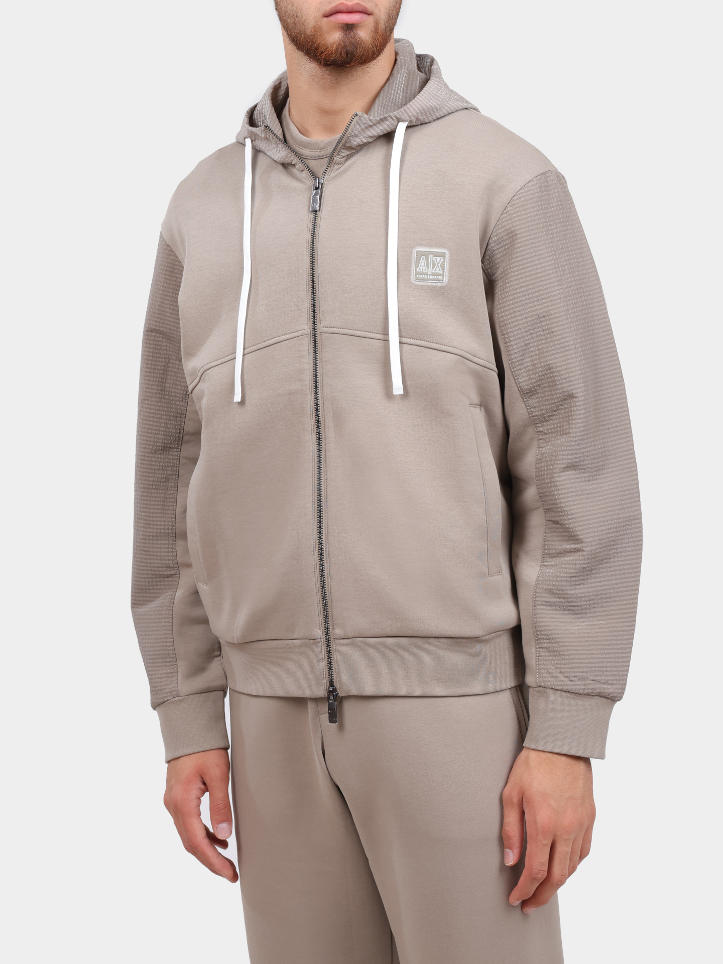 Мастерка XM000480 AF10818 U6167 мужская бежевая с логотипом — купить в интернет-магазине Verdistore