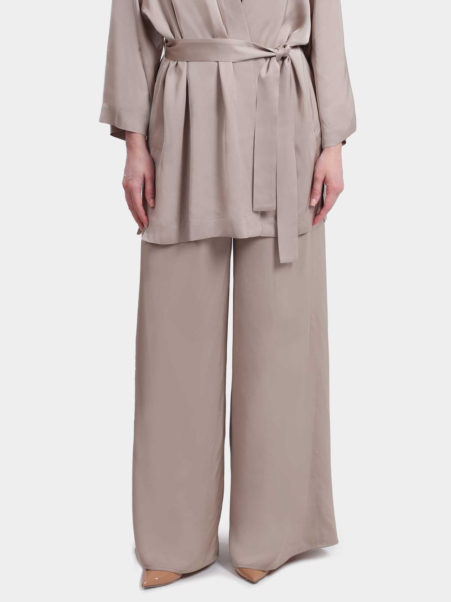Брюки Peserico P04248 01930 147 бежевые женские из вискозы — купить в интернет-магазине Verdistore