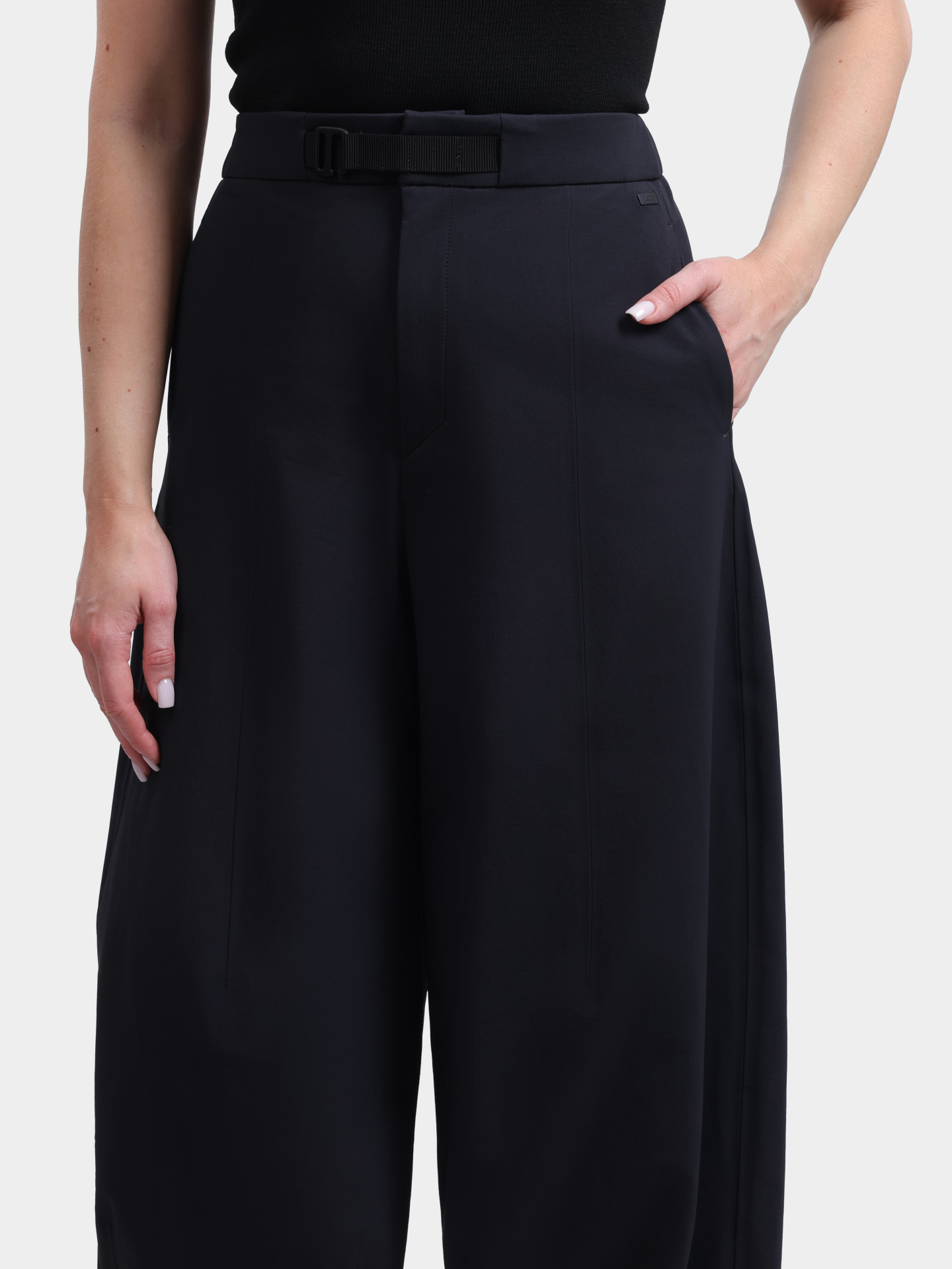 Брюки Herno PT00031DL 12825 9300 черные женские — купить в интернет-магазине Verdistore