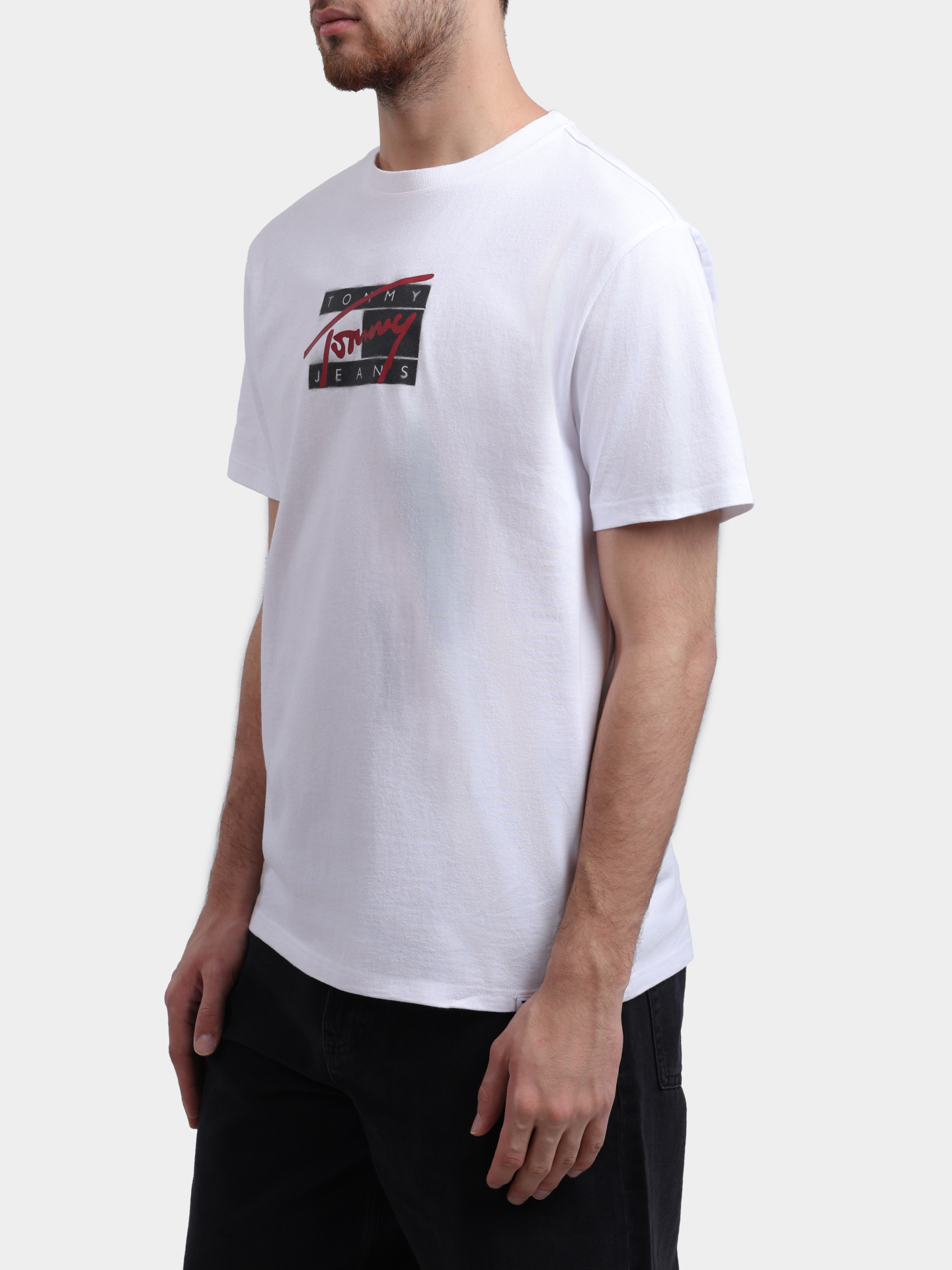 Футболка Tommy Jeans DM0DM18528 YBR хлопковая мужская — купить в интернет-магазине Verdistore