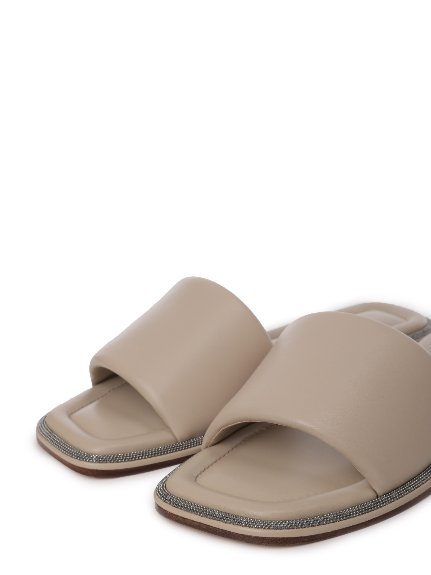 Шлепанцы Brunello Cucinelli MZCWCB1358 C8238 бежевые женские из кожи — купить в интернет-магазине Verdistore