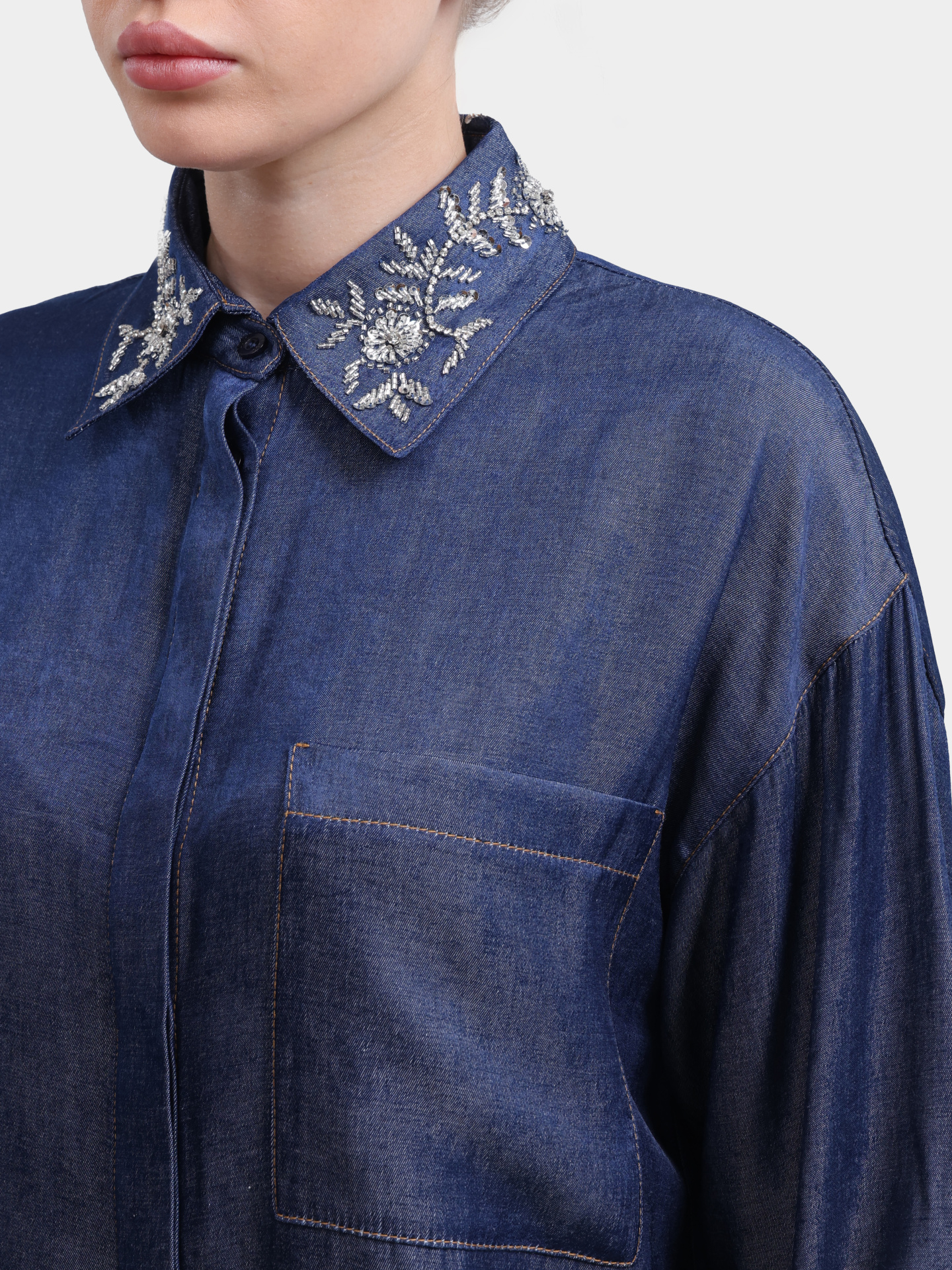 Блуза Liu-Jo BLUE DENIM UA6274 D4894 77000 женская прямого кроя со стразами на воротнике — купить в интернет-магазине Verdistore