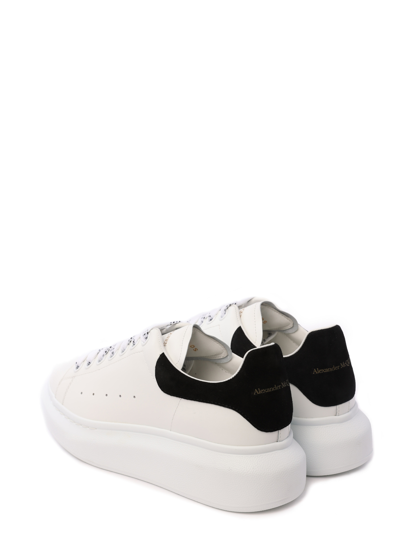 Кеды Alexander McQueen 553770WHGP7 9061 белые женские с контрастной черной вставкой на задней части — купить в интернет-магазине Verdistore