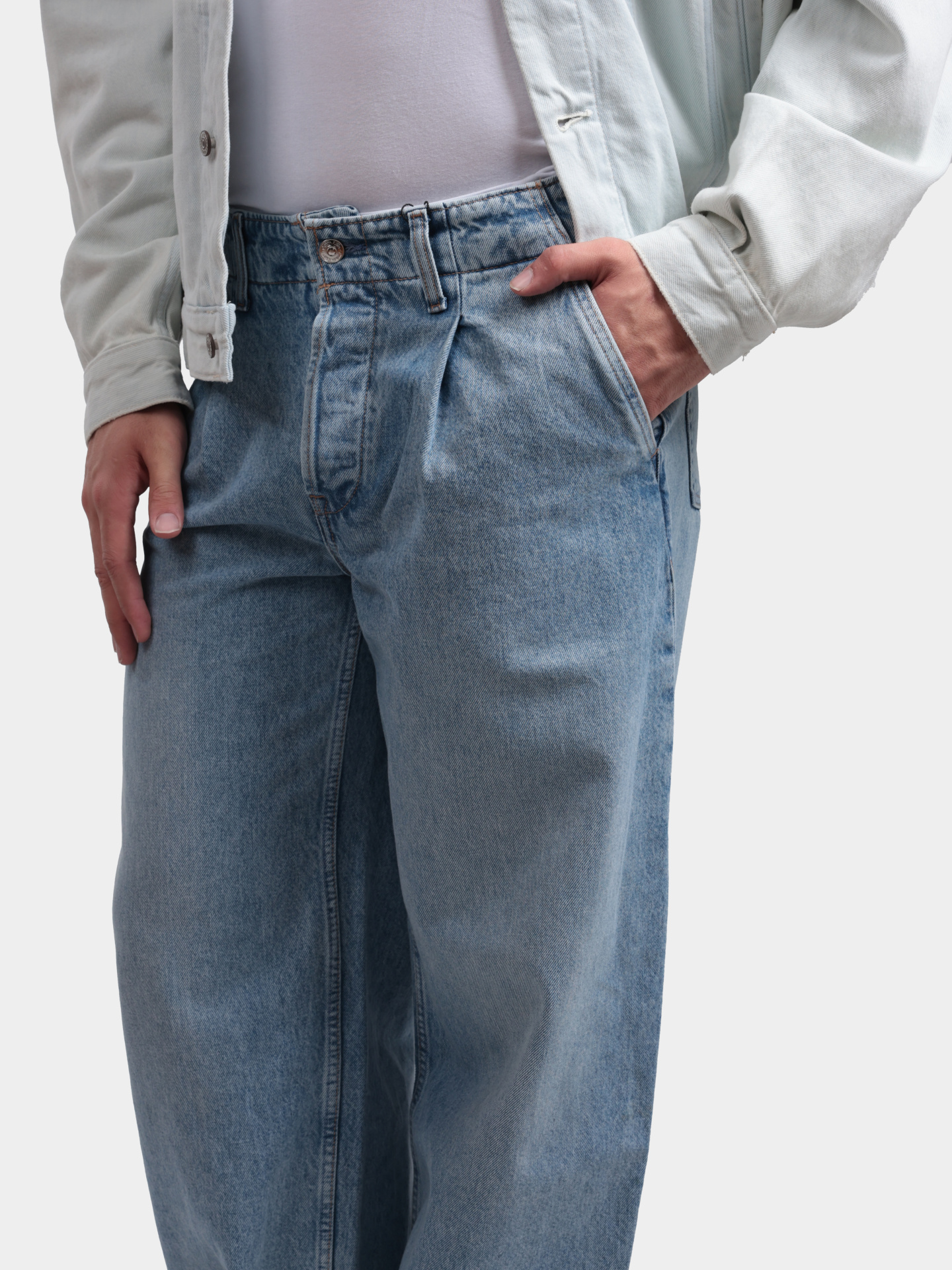 Джинсы Calvin Klein Jeans LV04RF719G32 VVX голубые мужские с защипами — купить в интернет-магазине Verdistore