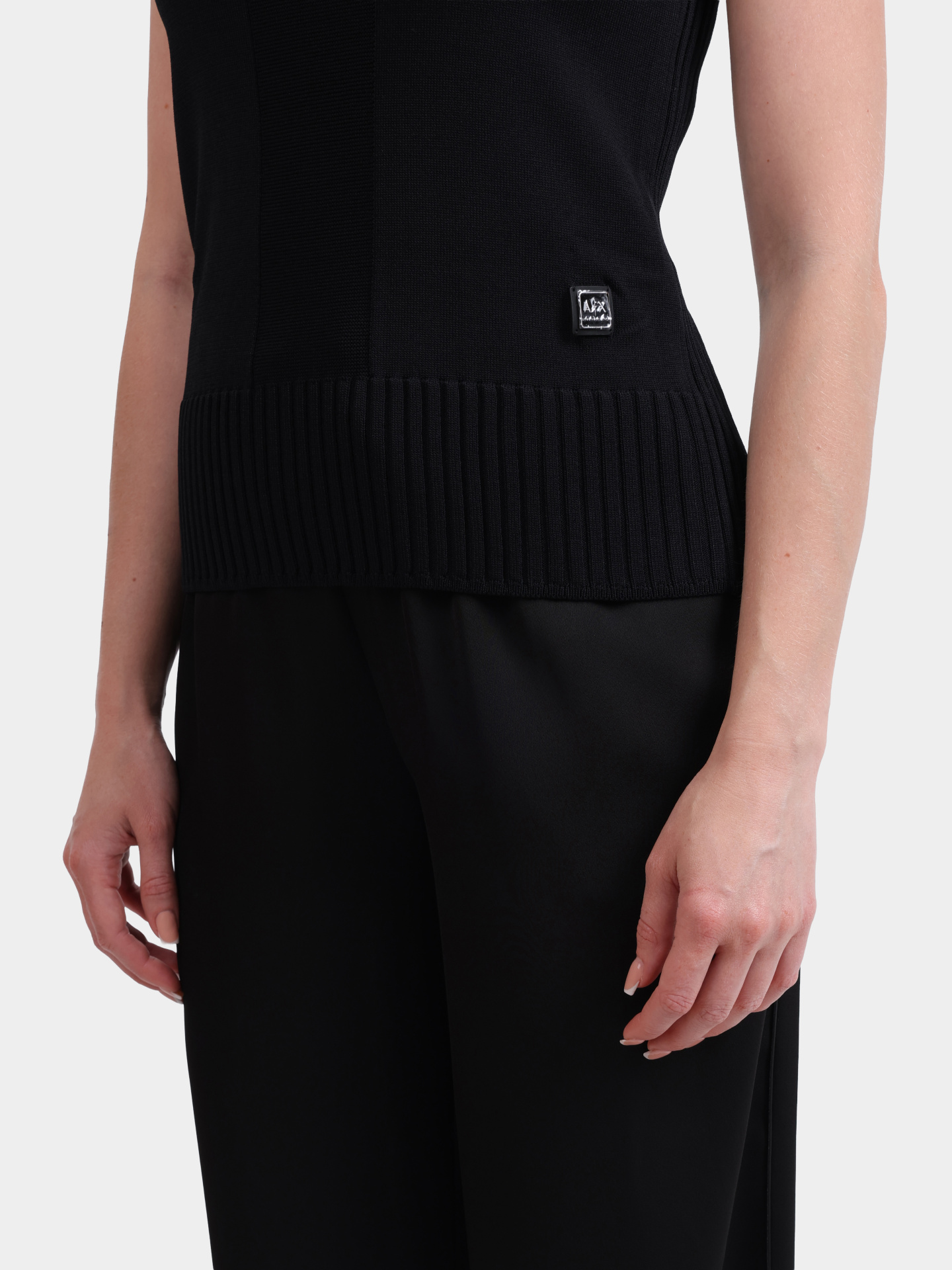 Топ Armani Exchange XW000118 AF10352 UC001 черный женский — купить в интернет-магазине Verdistore