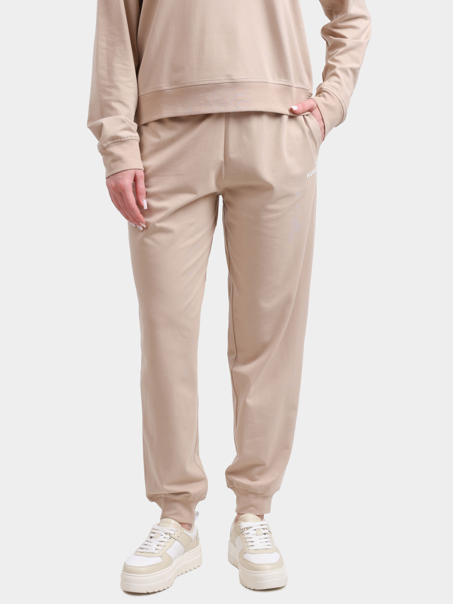 Джоггеры Hugo 50490578 270 бежевые женские — купить в интернет-магазине Verdistore