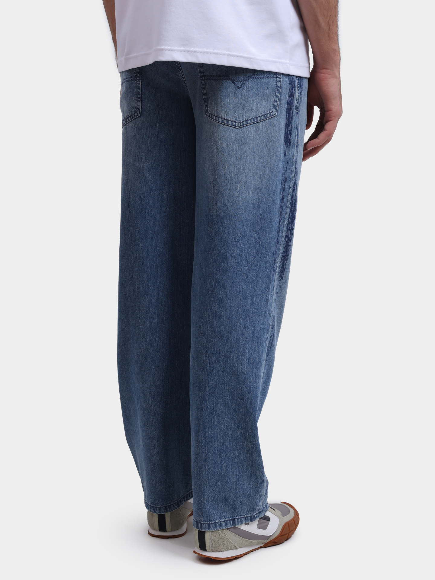 Джинсы Diesel A218000CECC01 голубые мужские — купить в интернет-магазине Verdistore