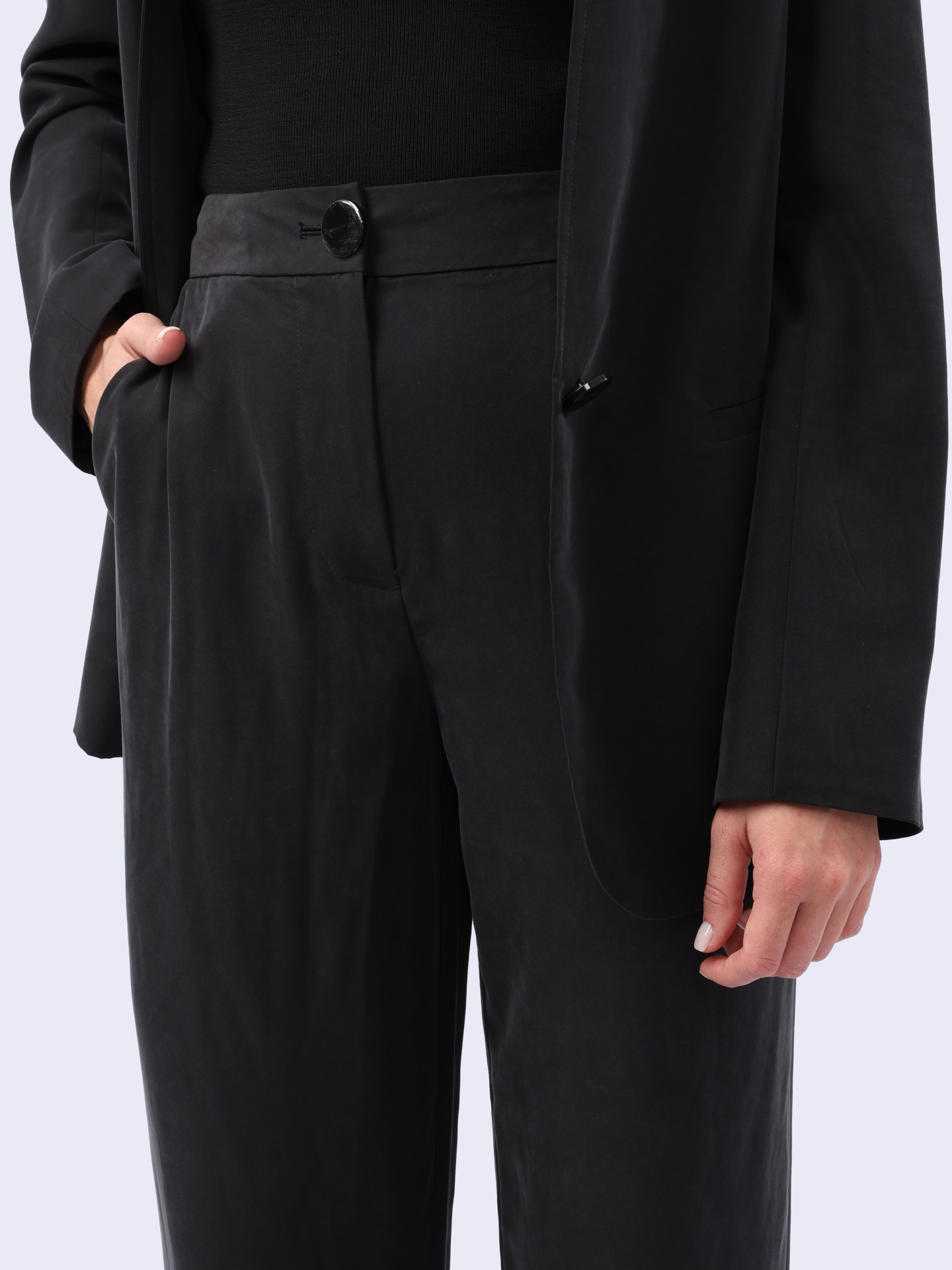 Брюки Armani Exchange 3DYP47 YN3TZ 1200 черные женские с манжетами — купить в интернет-магазине Verdistore