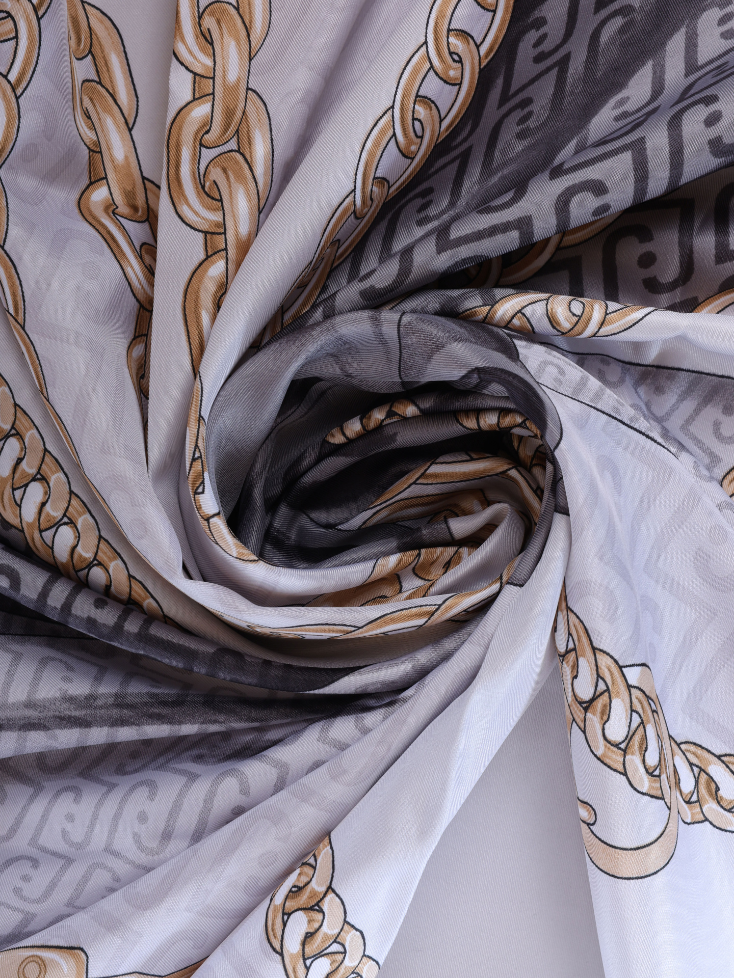 Платок Liu-Jo 2A6048 T2745 22222 атласный женский — купить в интернет-магазине Verdistore