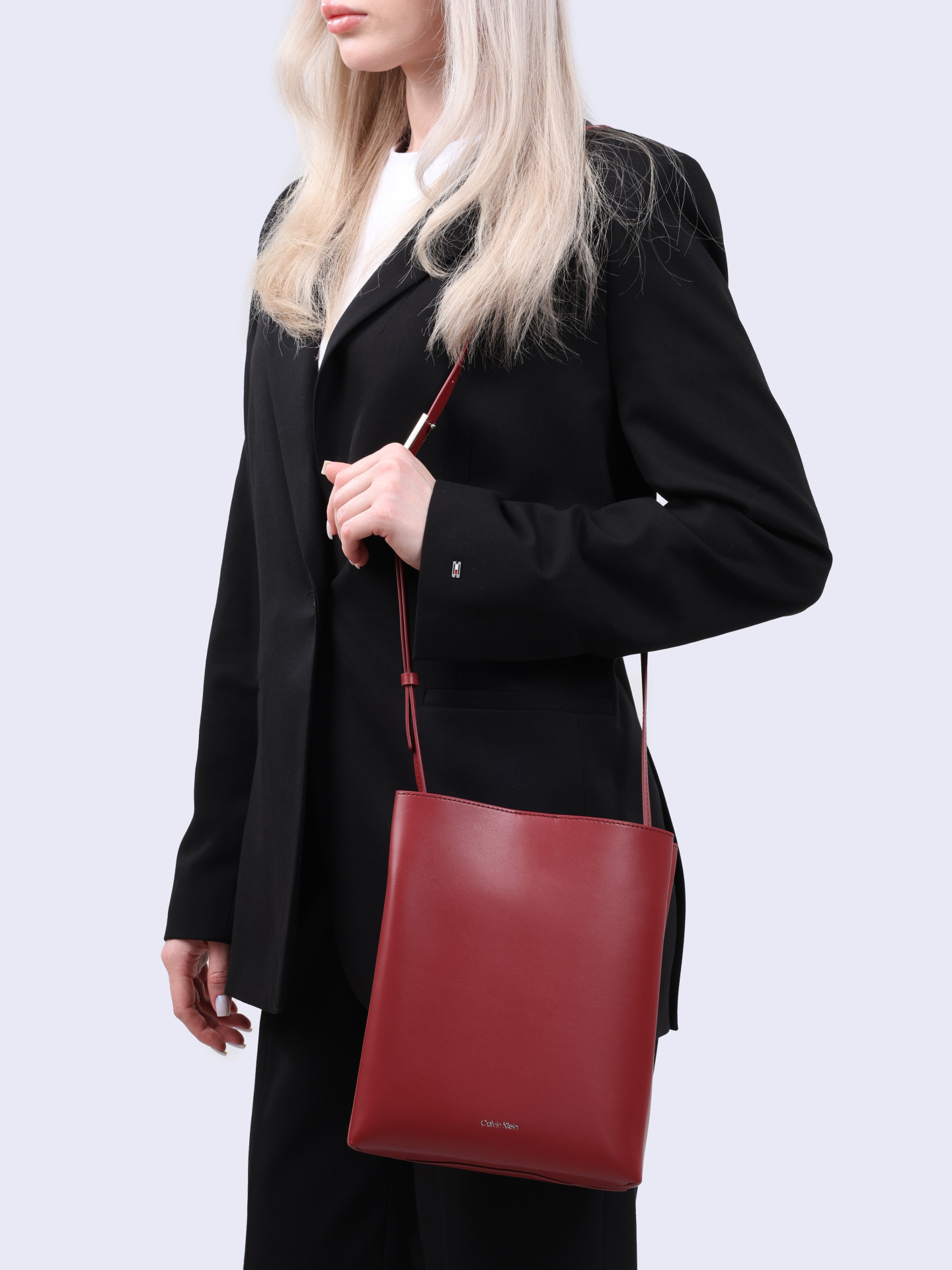 Сумка Calvin Klein K60K612649 VEJ красная женская — купить в интернет-магазине Verdistore