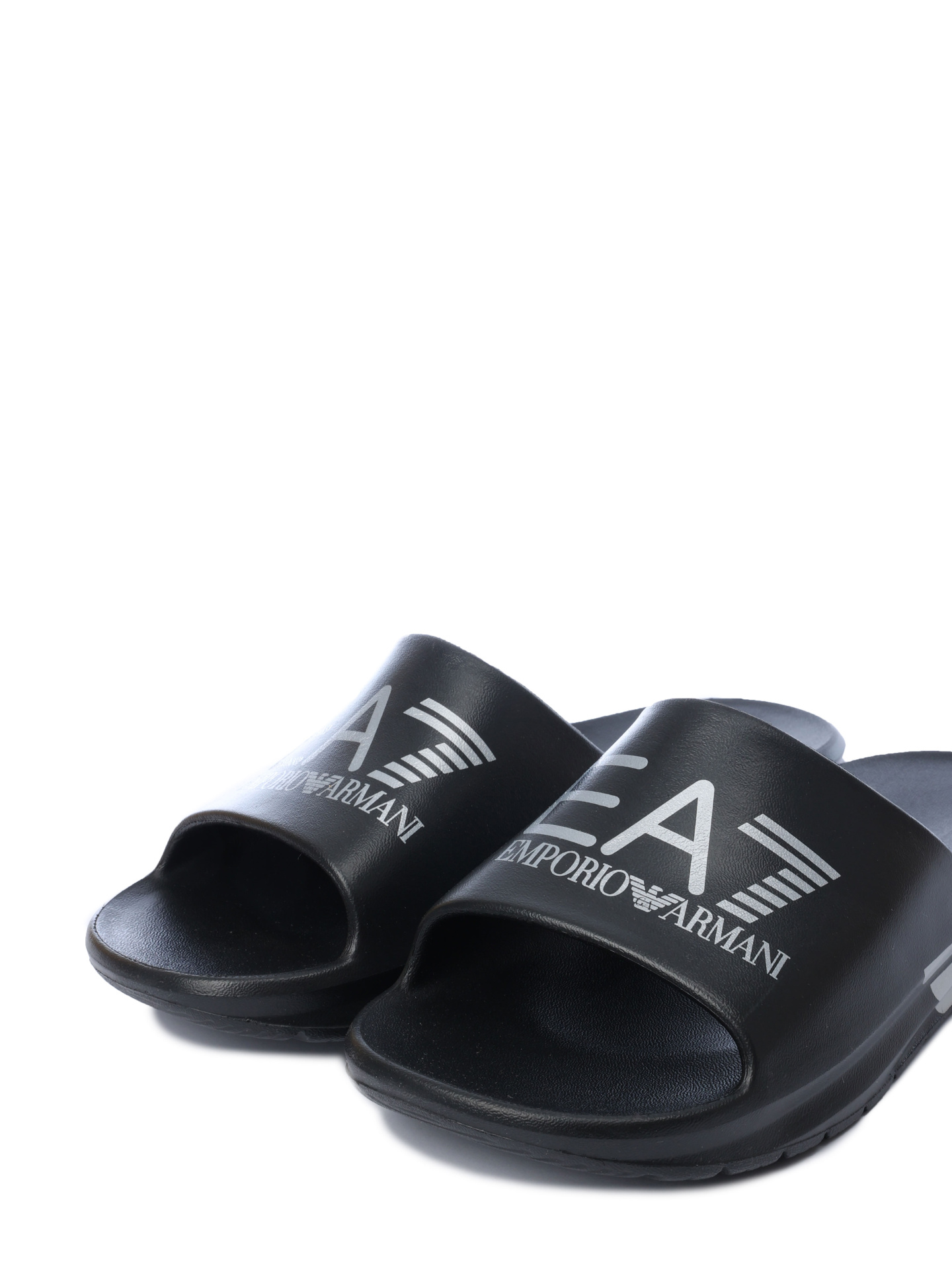 Шлепанцы черные с белым логотипом на массивной подошве  — купить в интернет-магазине Verdistore