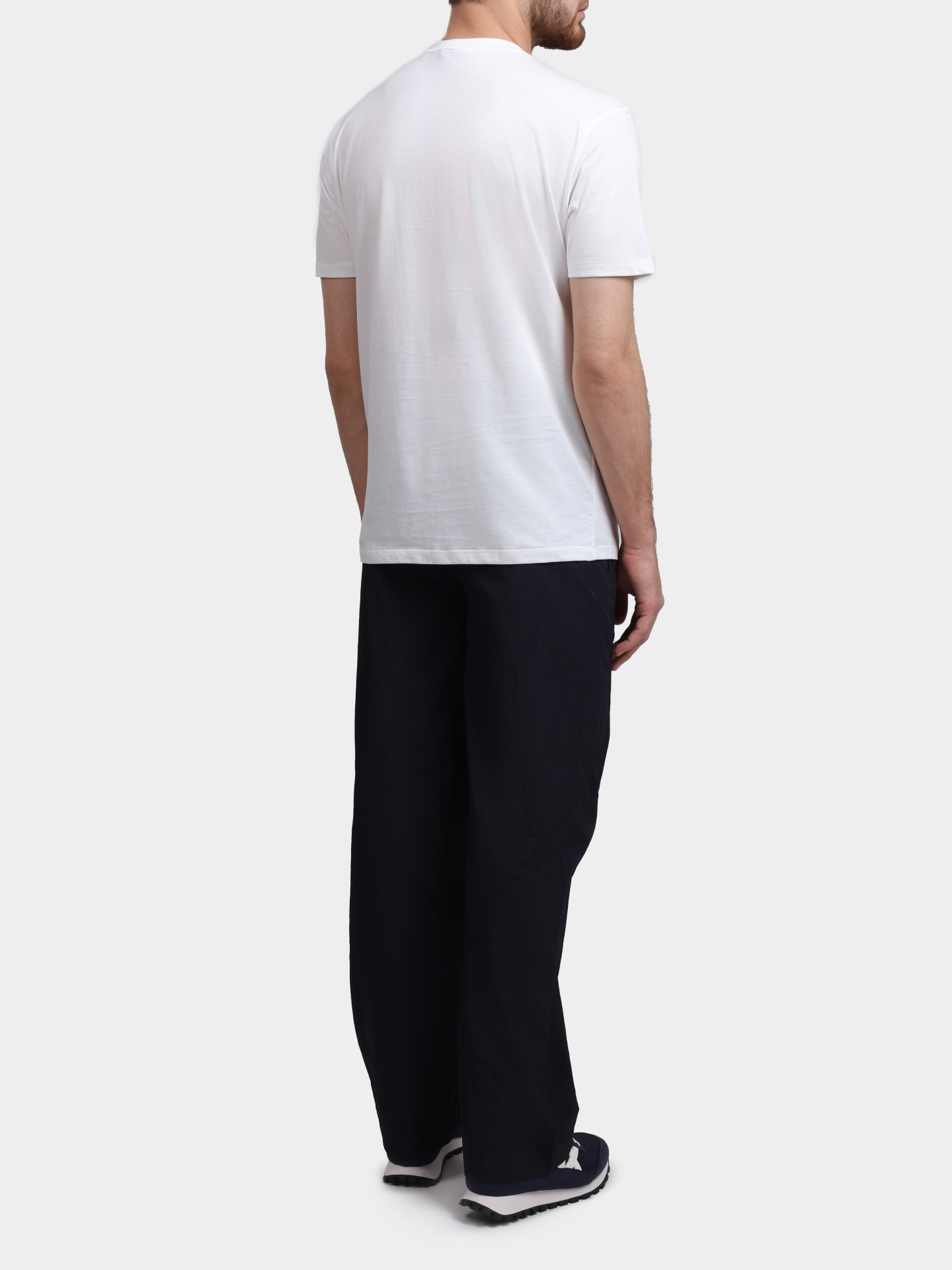 Футболка Armani Exchange XM002213 AF10356 U0009 белая мужская — купить в интернет-магазине Verdistore