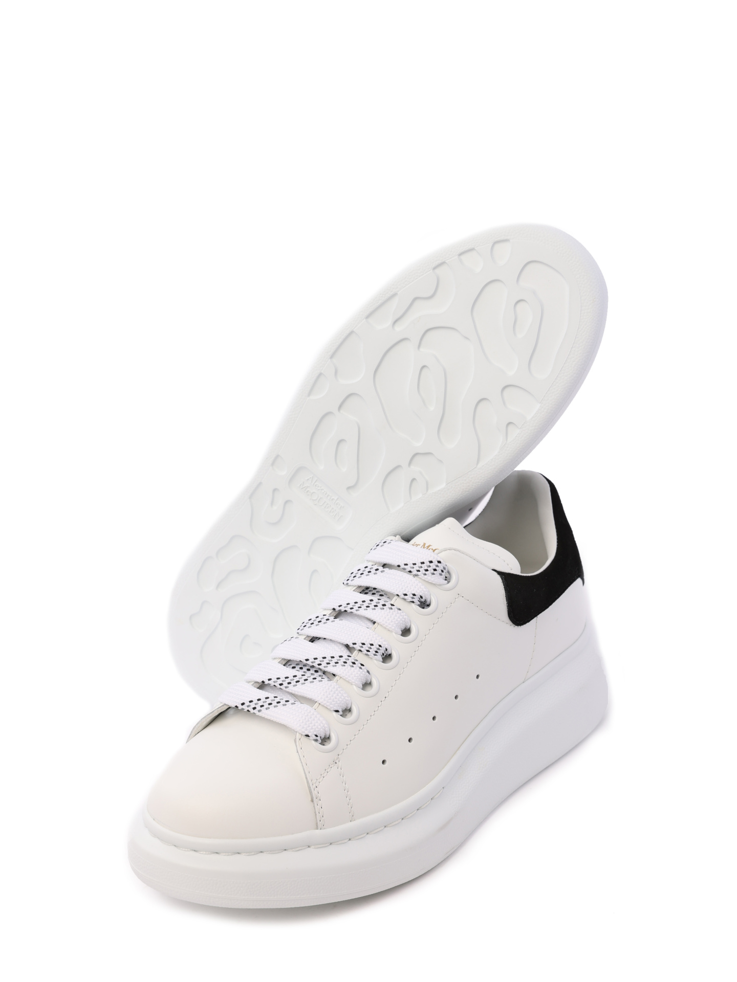 Кеды Alexander McQueen 553770WHGP7 9061 белые женские с контрастной черной вставкой на задней части — купить в интернет-магазине Verdistore