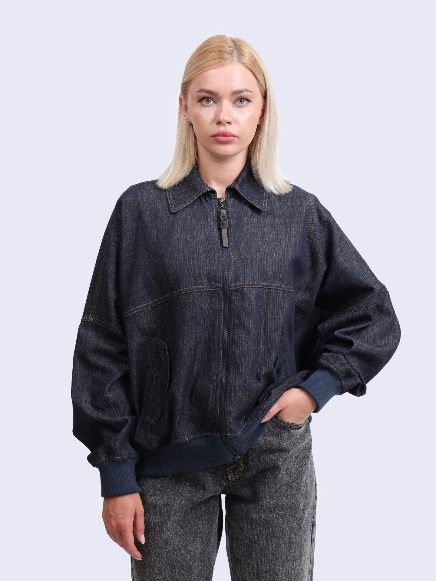 Бомбер Brunello Cucinelli MB1257470 C001 джинсовый женский — купить в интернет-магазине Verdistore