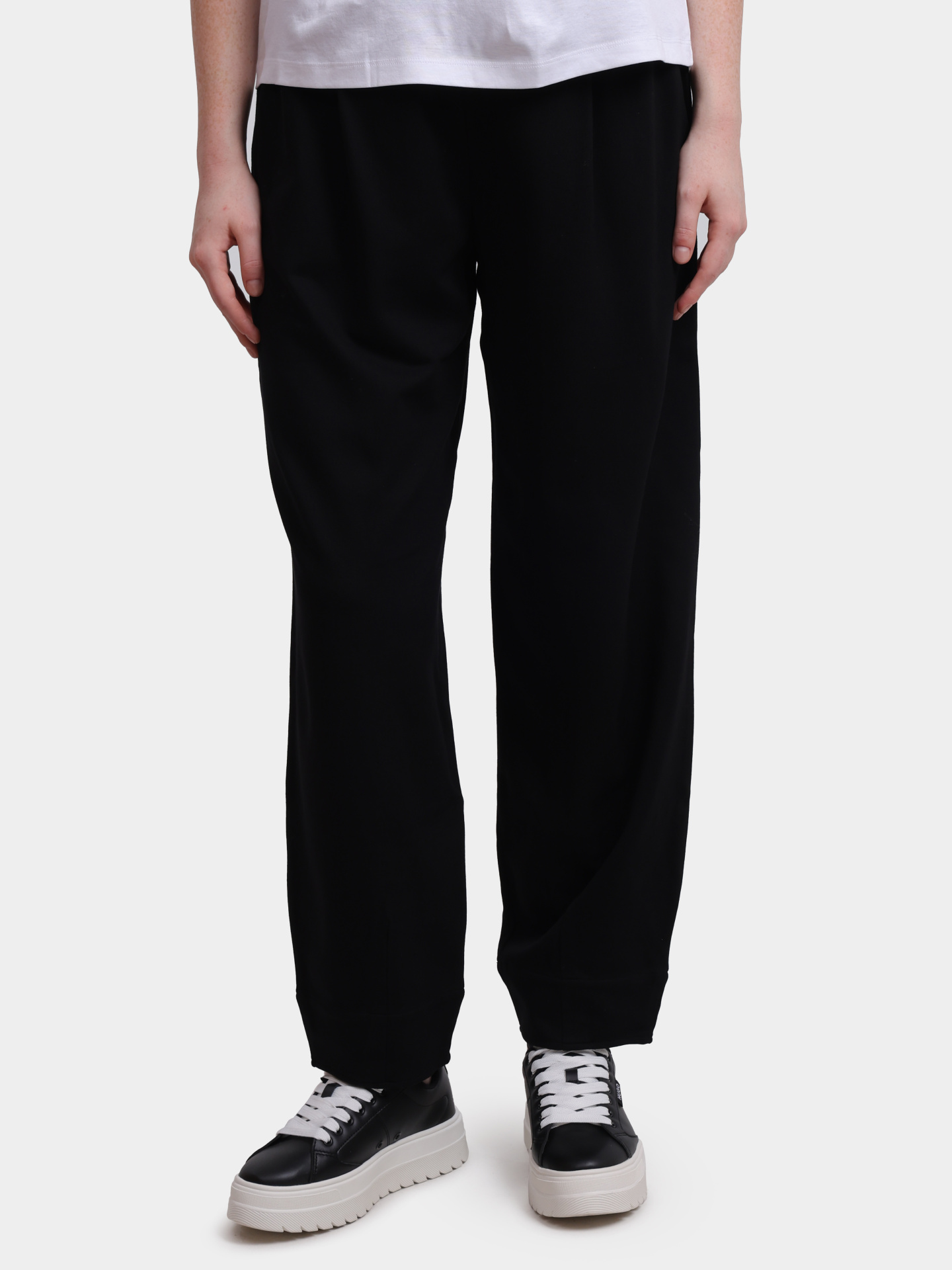 Брюки Herno PT000147D 56025 9300 черные женские — купить в интернет-магазине Verdistore