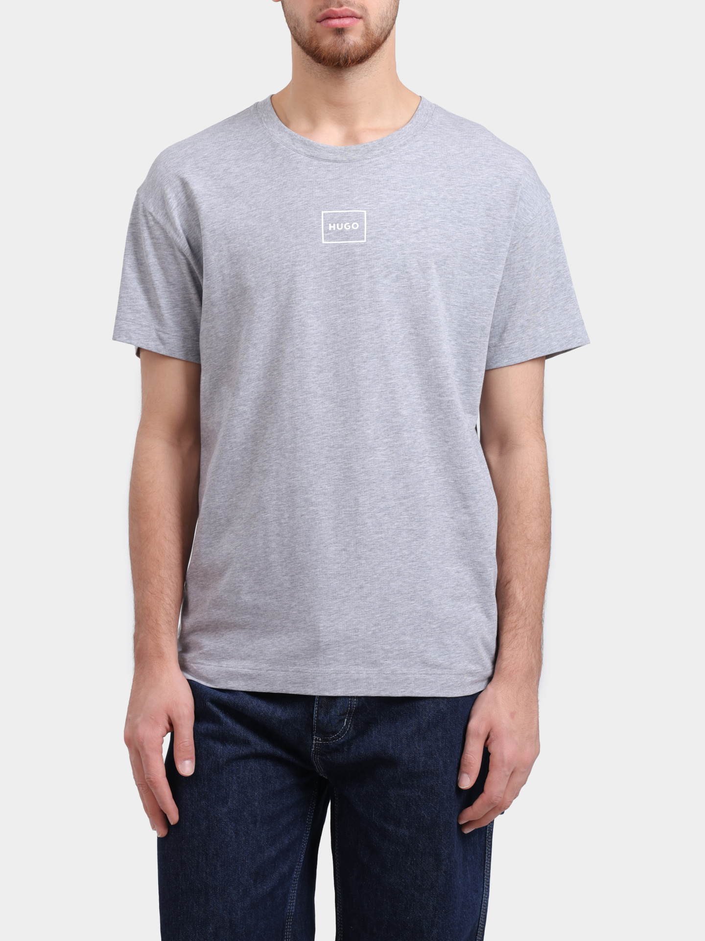 Футболка HUGO RED Laze T-Shirt 10261152 01 50525236 036 серая мужская хлопковая с маленьким логотипом  — купить в интернет-магазине Verdistore