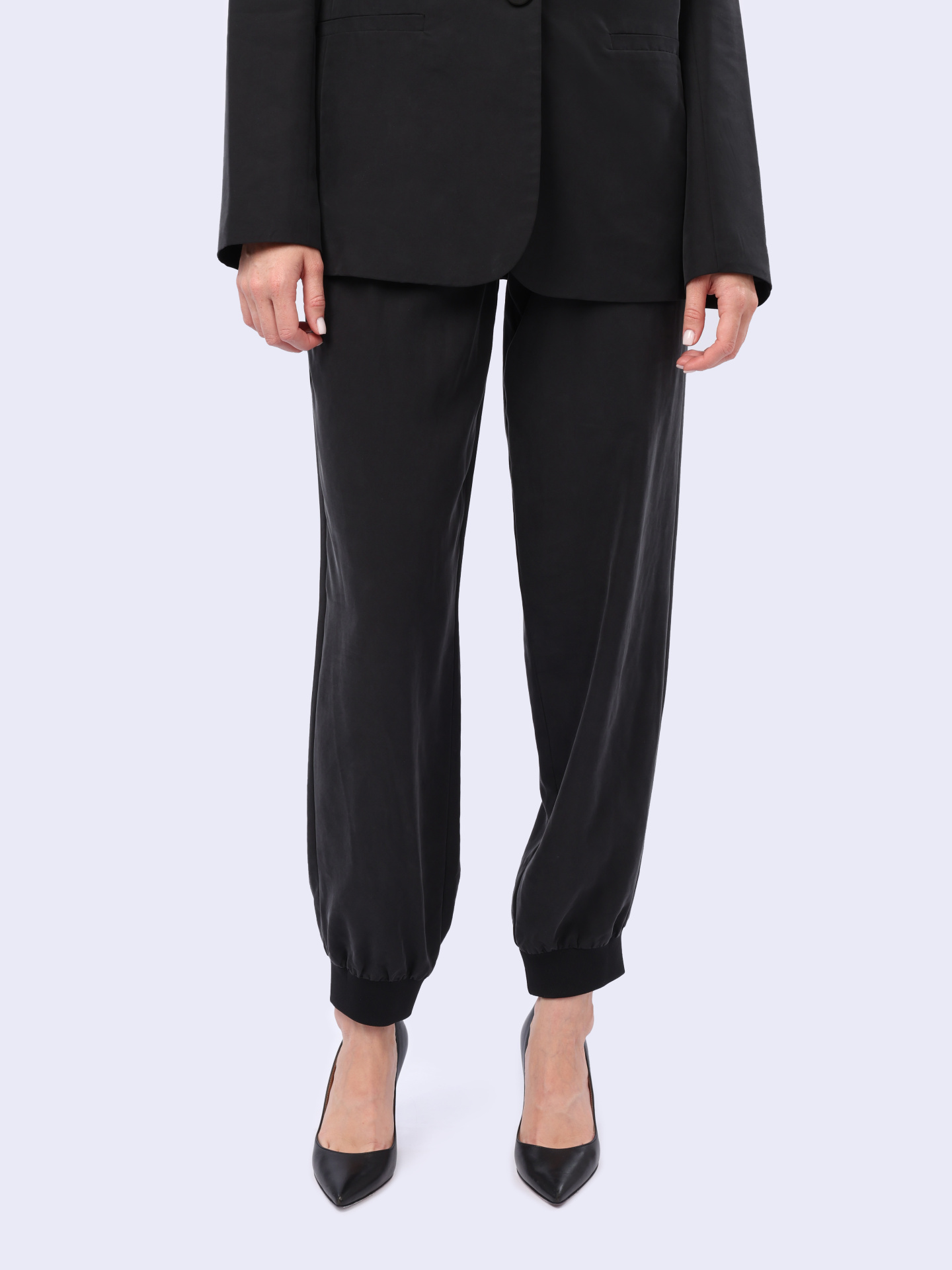 Брюки Armani Exchange 3DYP47 YN3TZ 1200 черные женские с манжетами — купить в интернет-магазине Verdistore