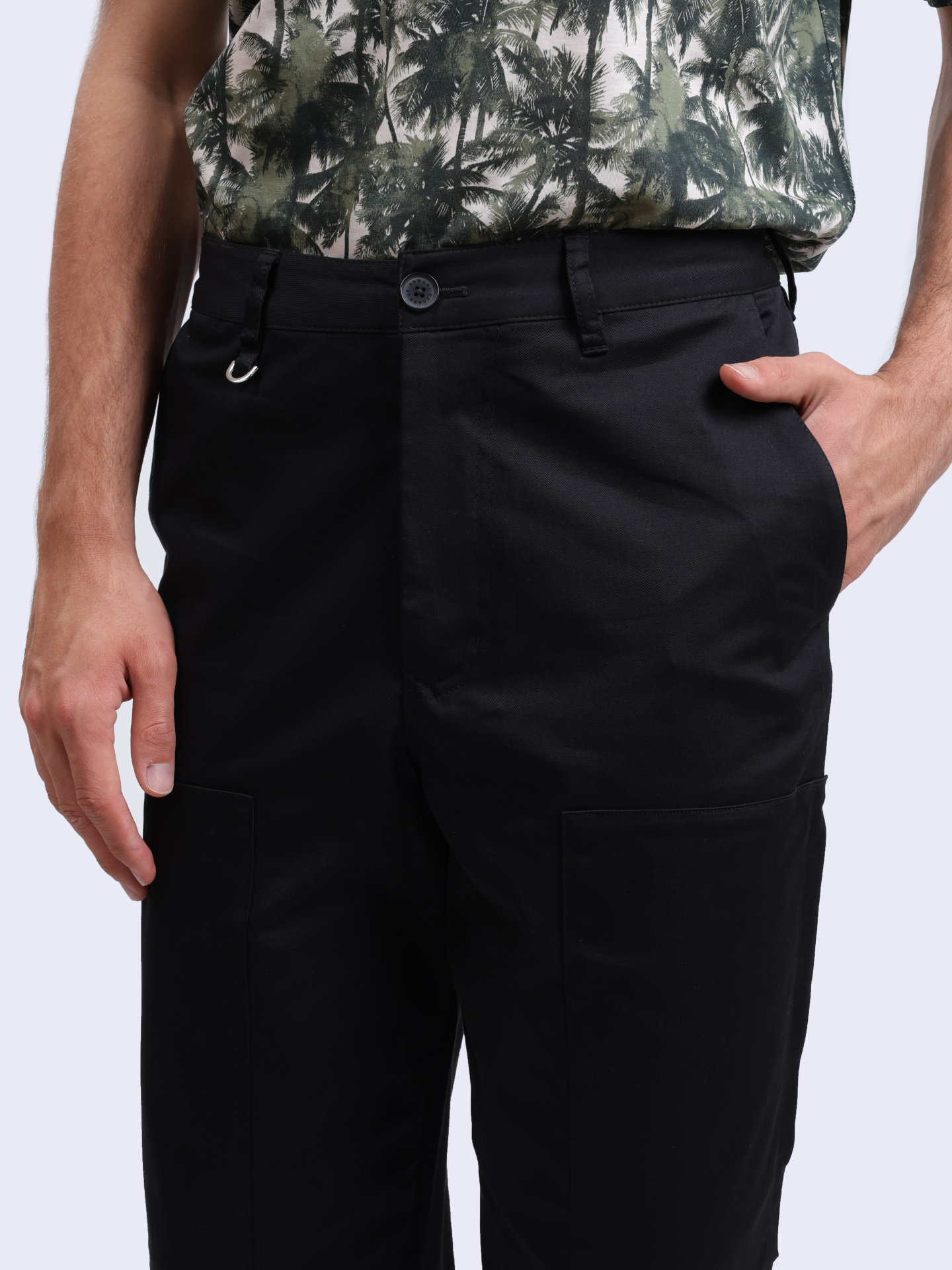 Брюки Armani Exchange 6KZP37 ZNTGZ 1200 черные мужские с накладными карманами — купить в интернет-магазине Verdistore