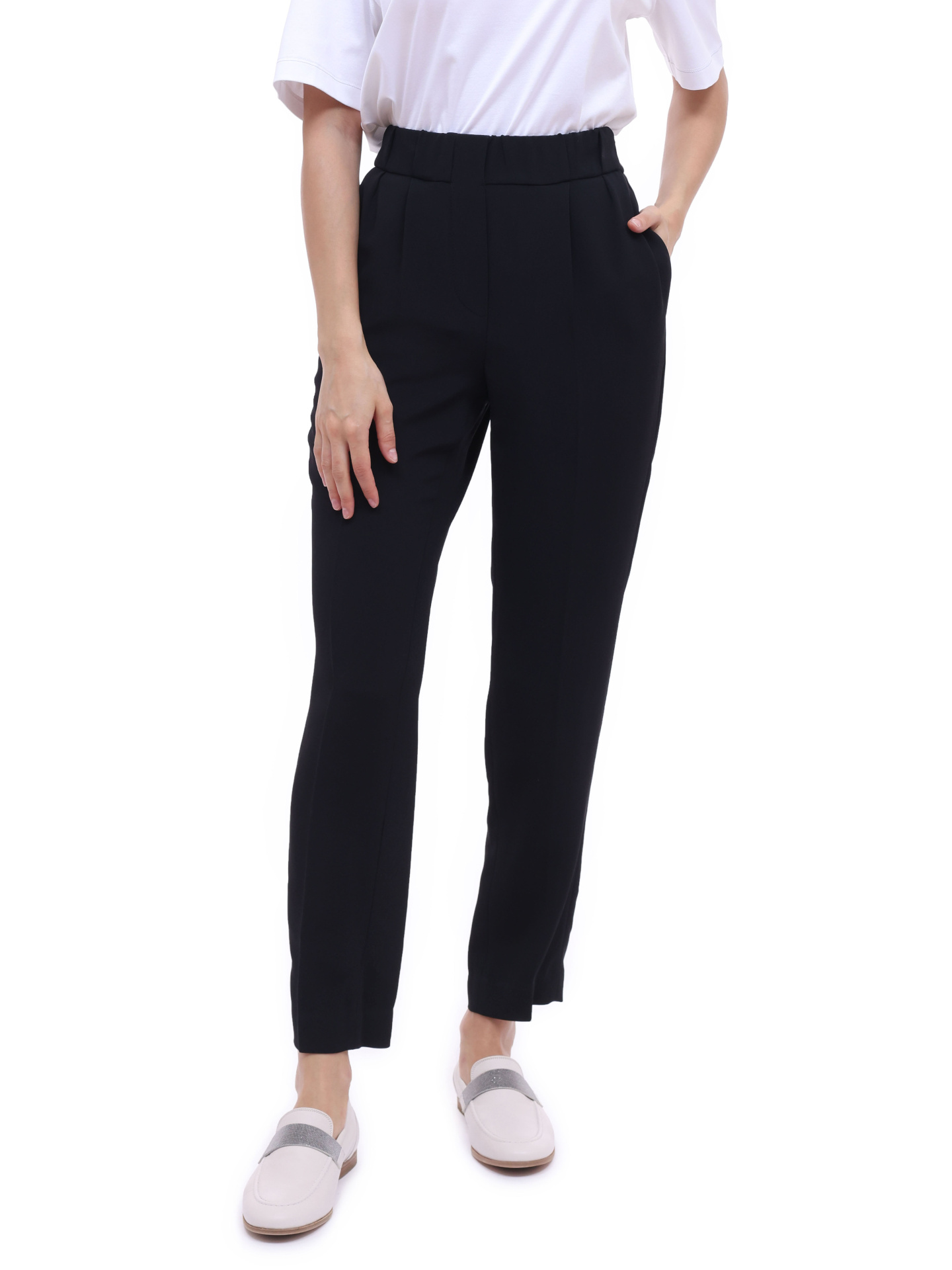 Брюки Brunello Cucinelli MA029P1673 черные женские с защипами — купить в интернет-магазине Verdistore