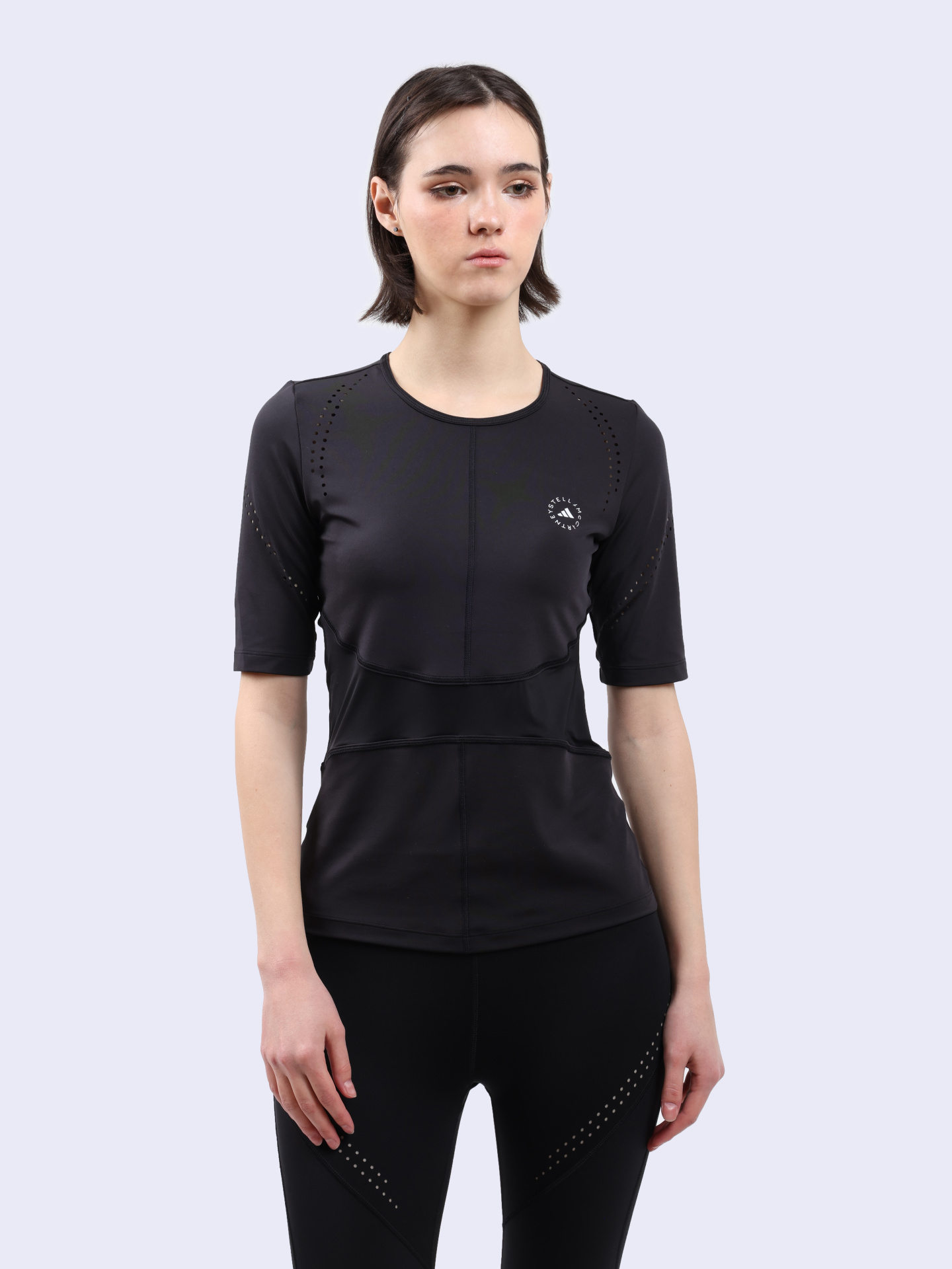 Футболка Adidas by Stella McCartney IB6780 черная женская с перфорацией — купить в интернет-магазине Verdistore