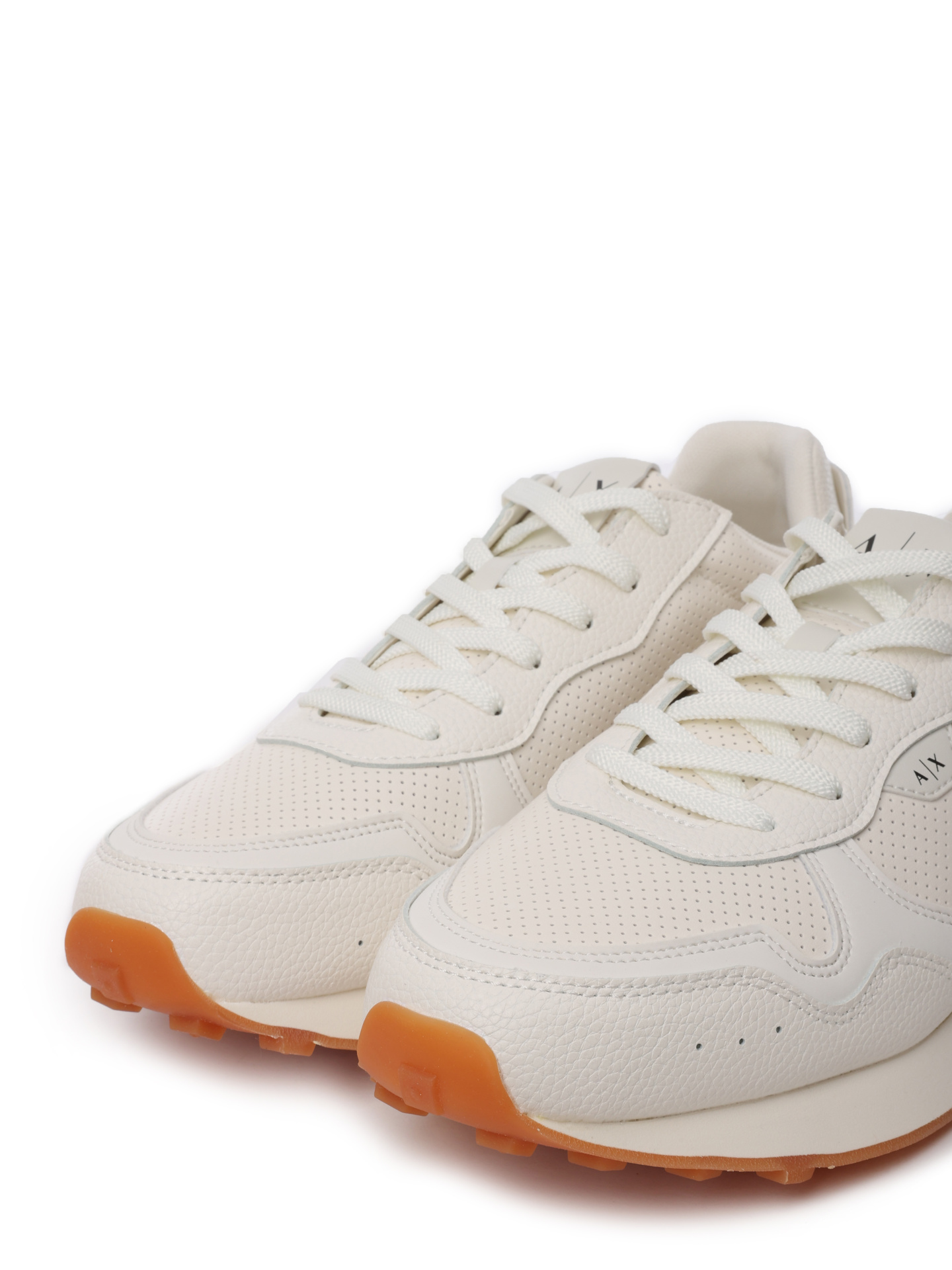 Кроссовки Armani Exchange XUX205 XV808 00894 белые мужские с перфорацией — купить в интернет-магазине Verdistore